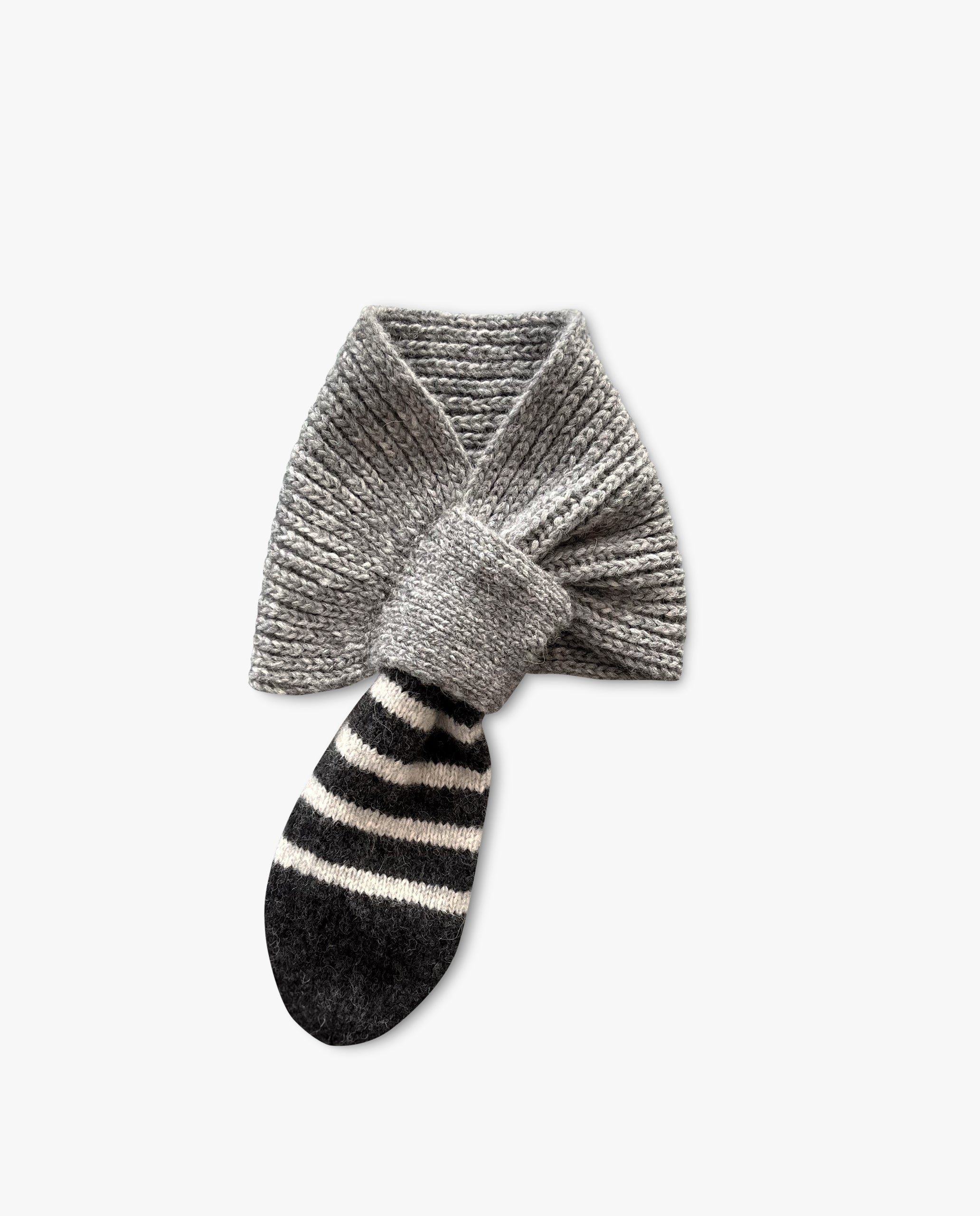 Raccoon Scarf | Dark grey