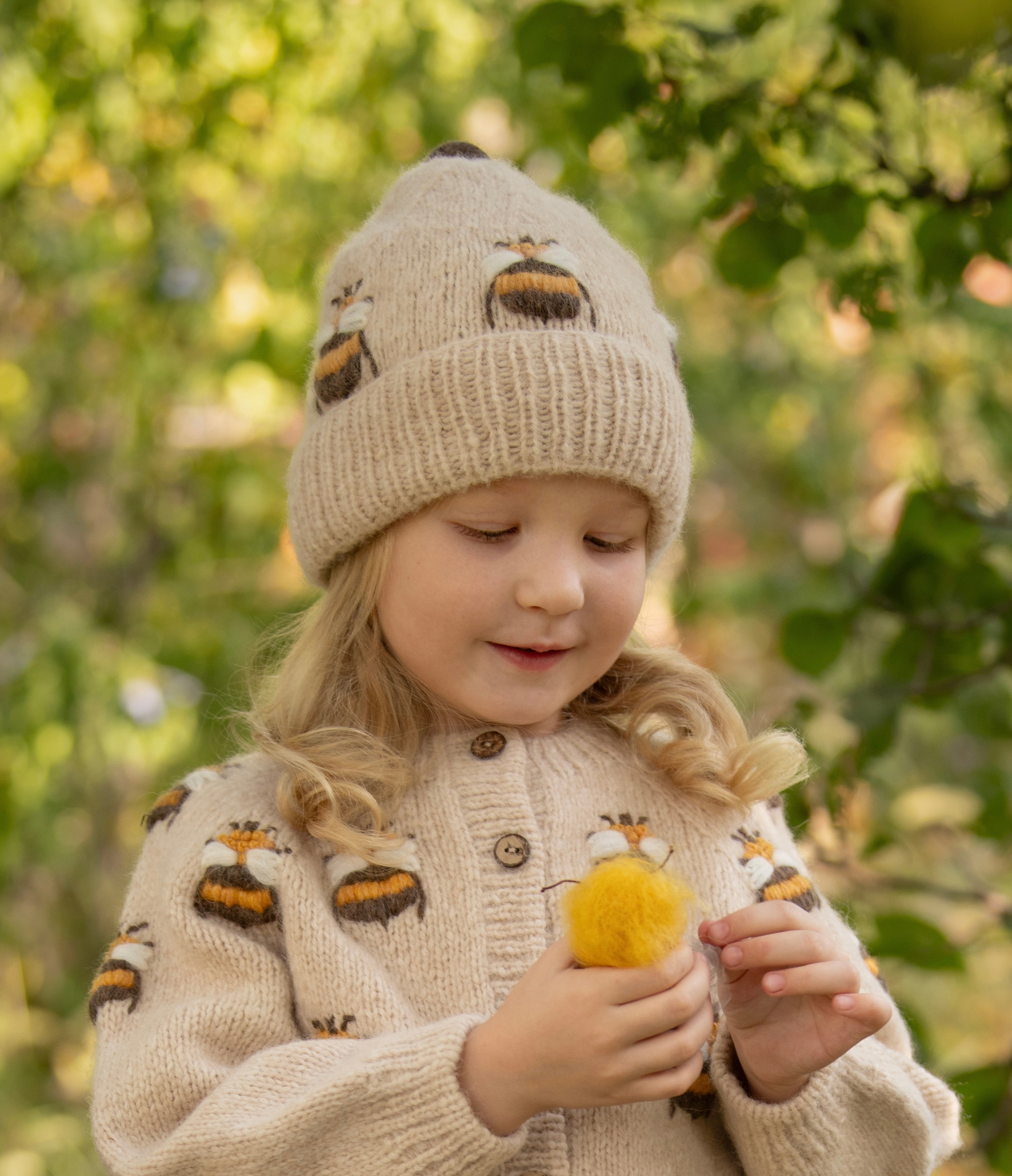 Bee hat | wheat