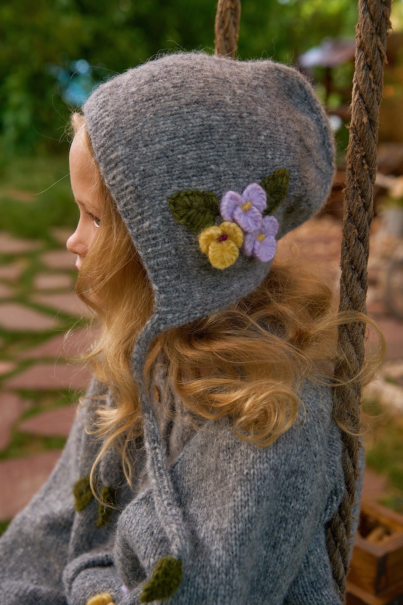 Violets bonnet |dark grey| in stock (1-2y / 5-6y)