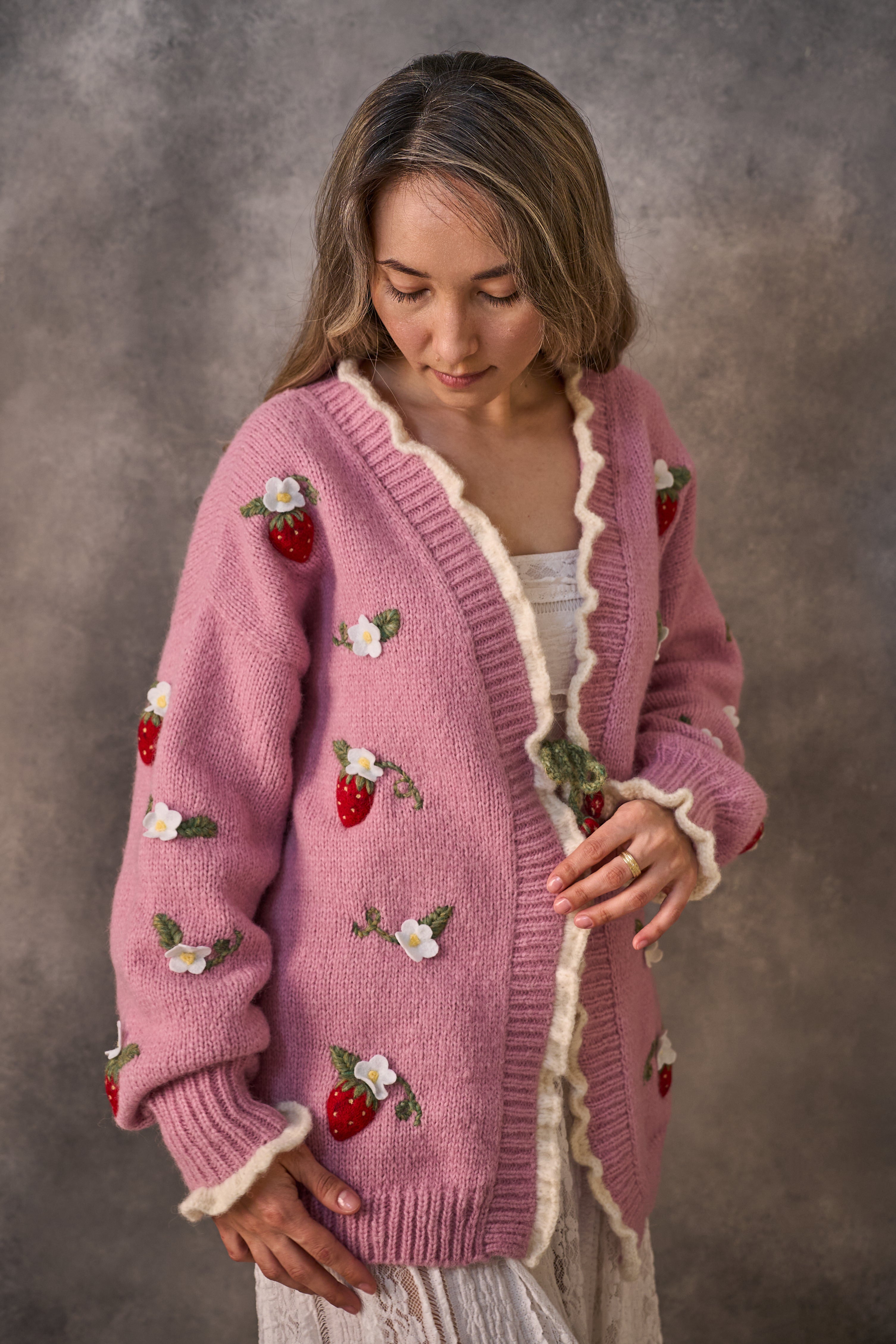 Adult Strawberries cardigan | Powder Pink
