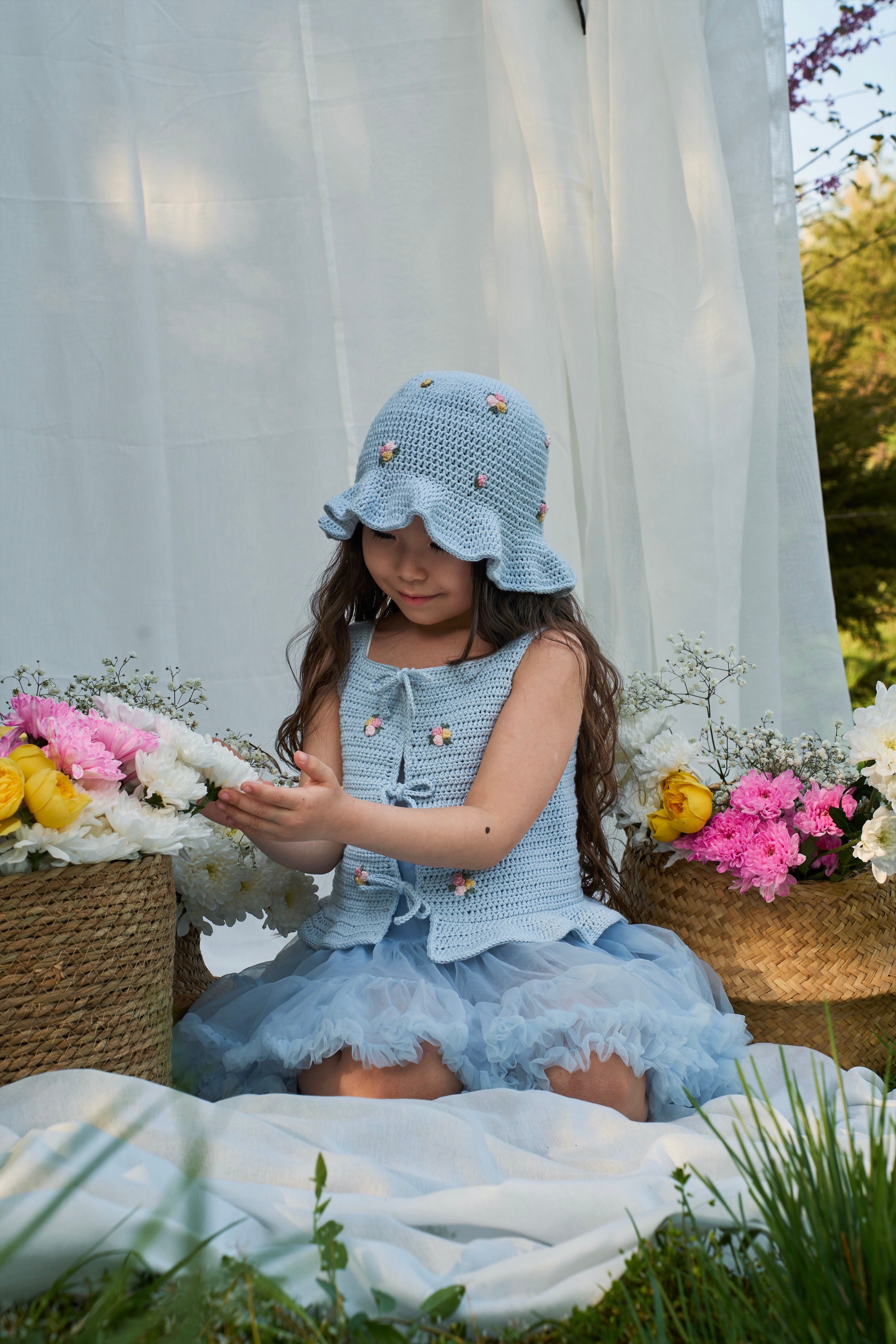 Roses Hat | baby blue