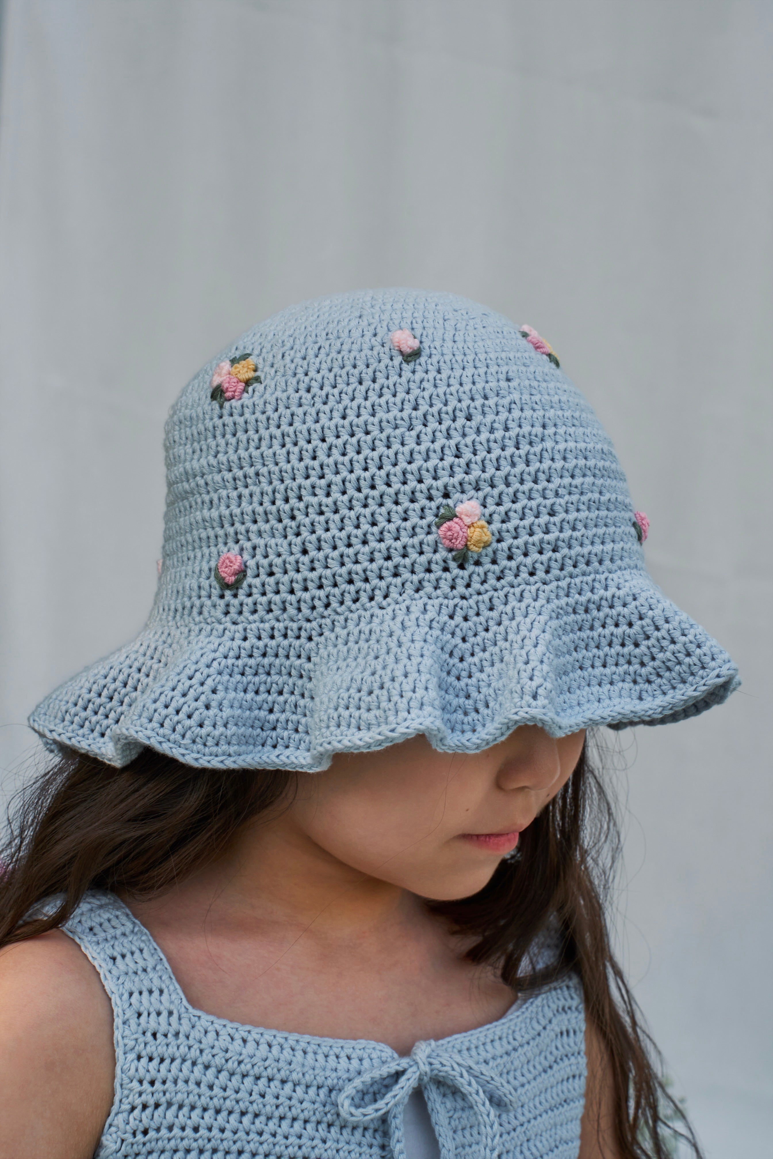 Roses Hat | baby blue