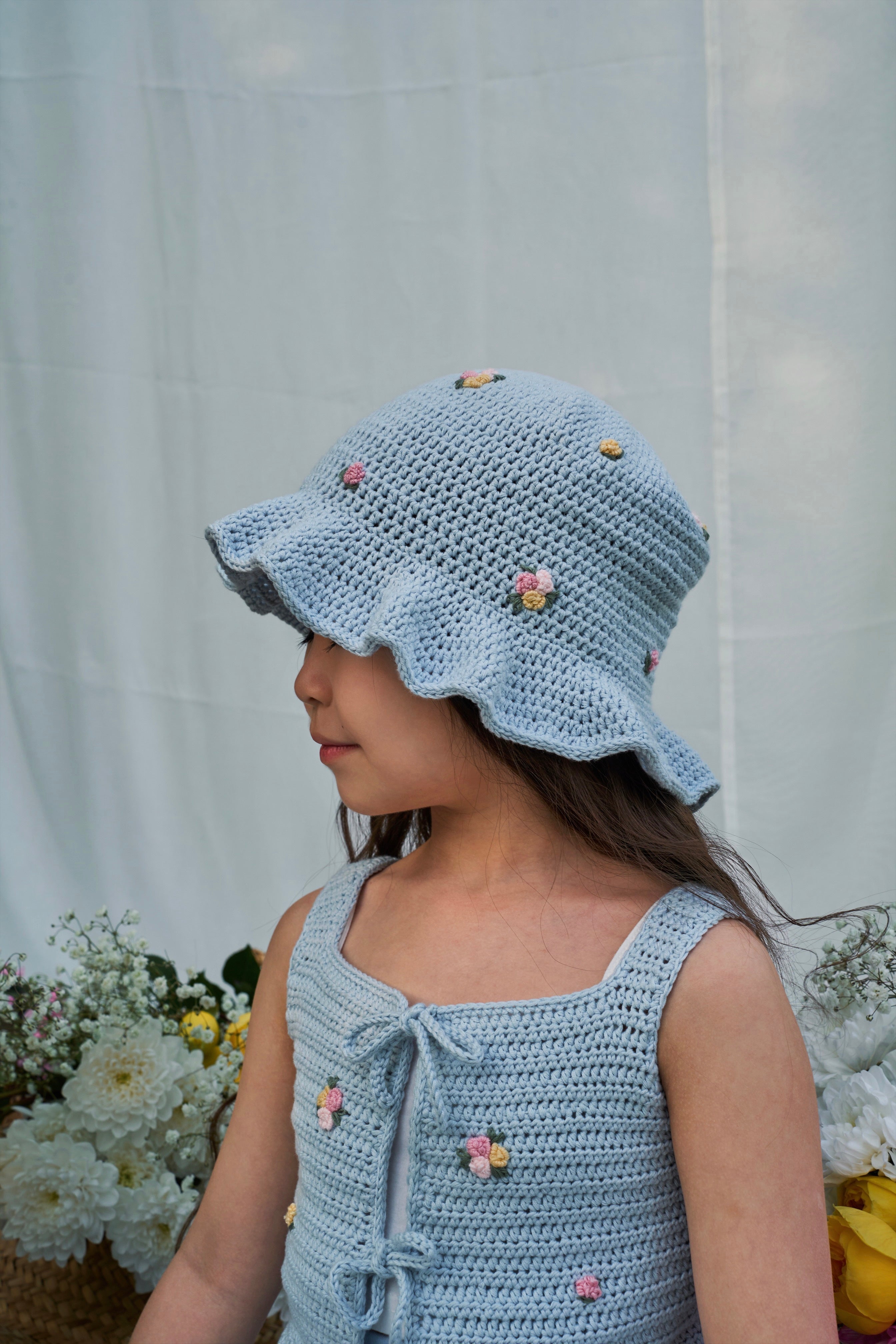 Roses Hat | baby blue