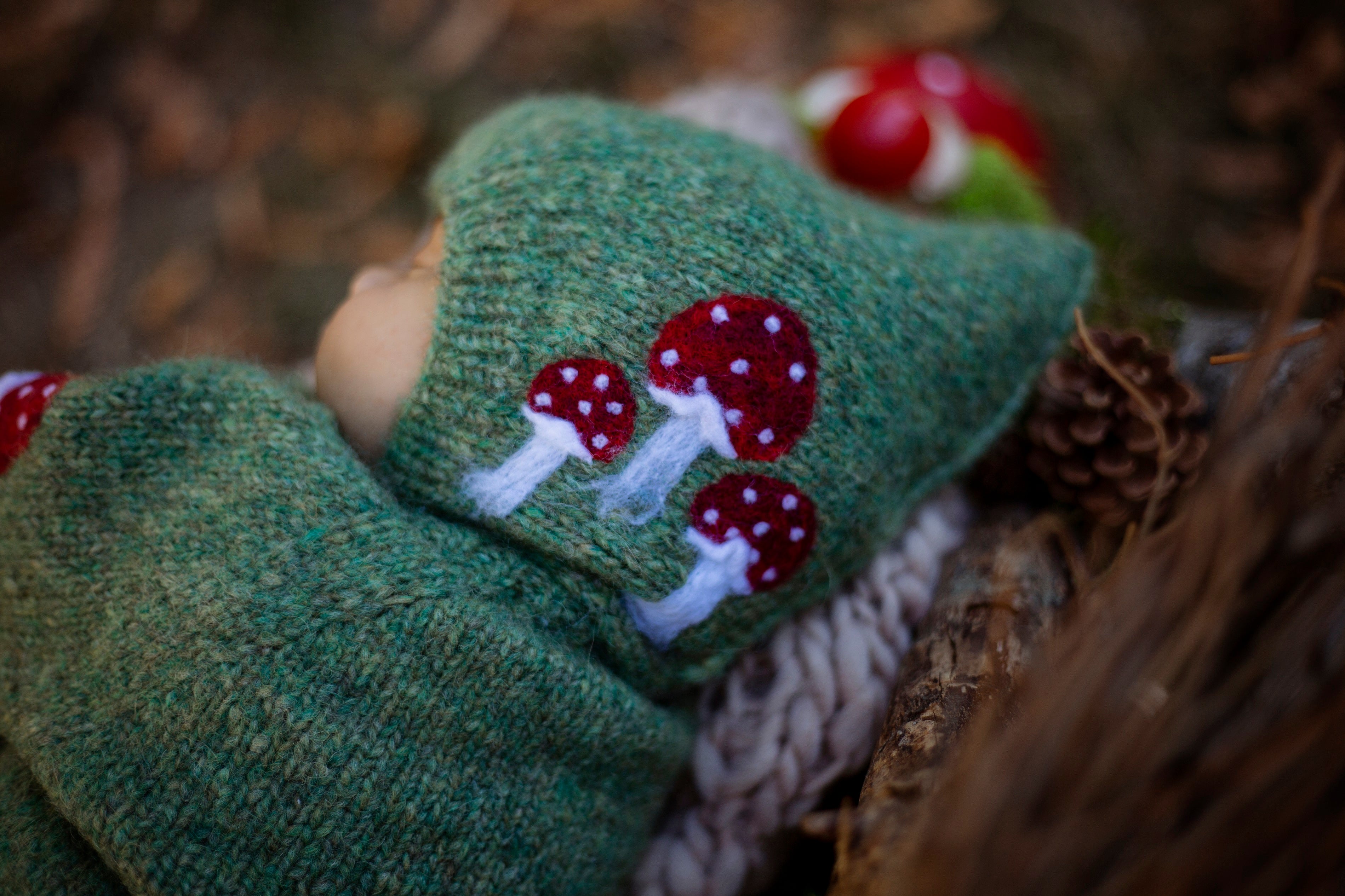 Mushrooms bonnet | Moss Green