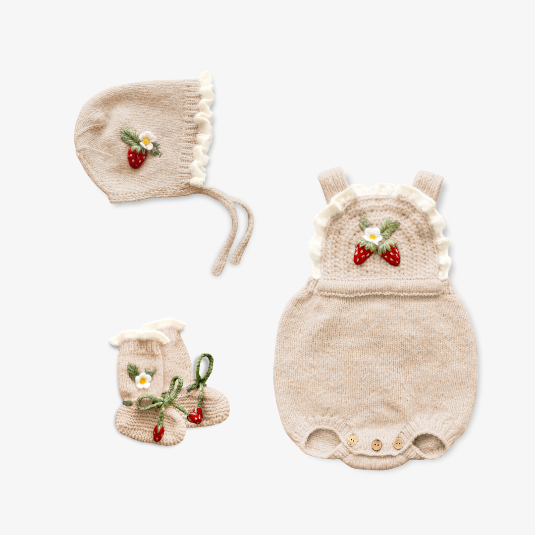 Strawberries Newborn Set | Wheat