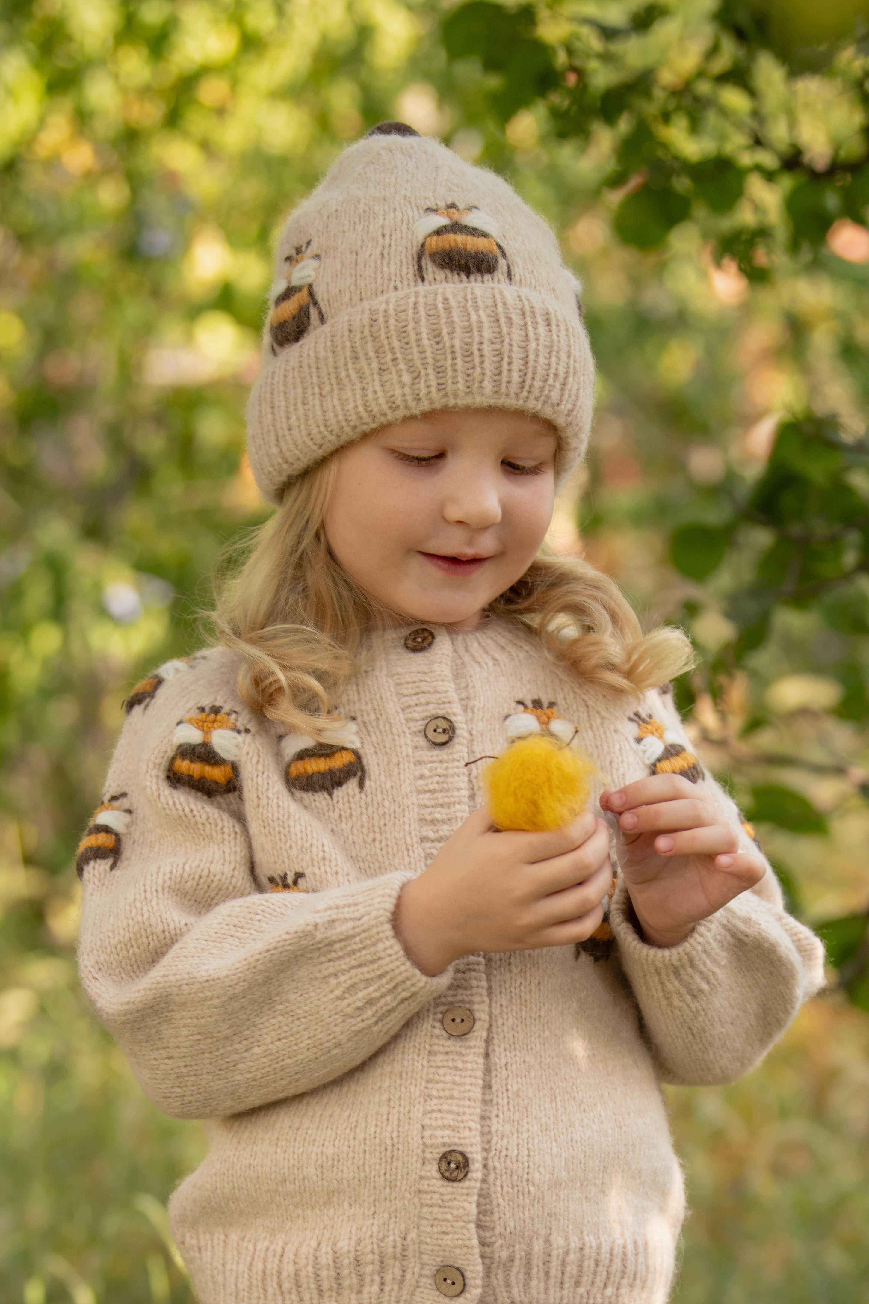 Bee hat | wheat