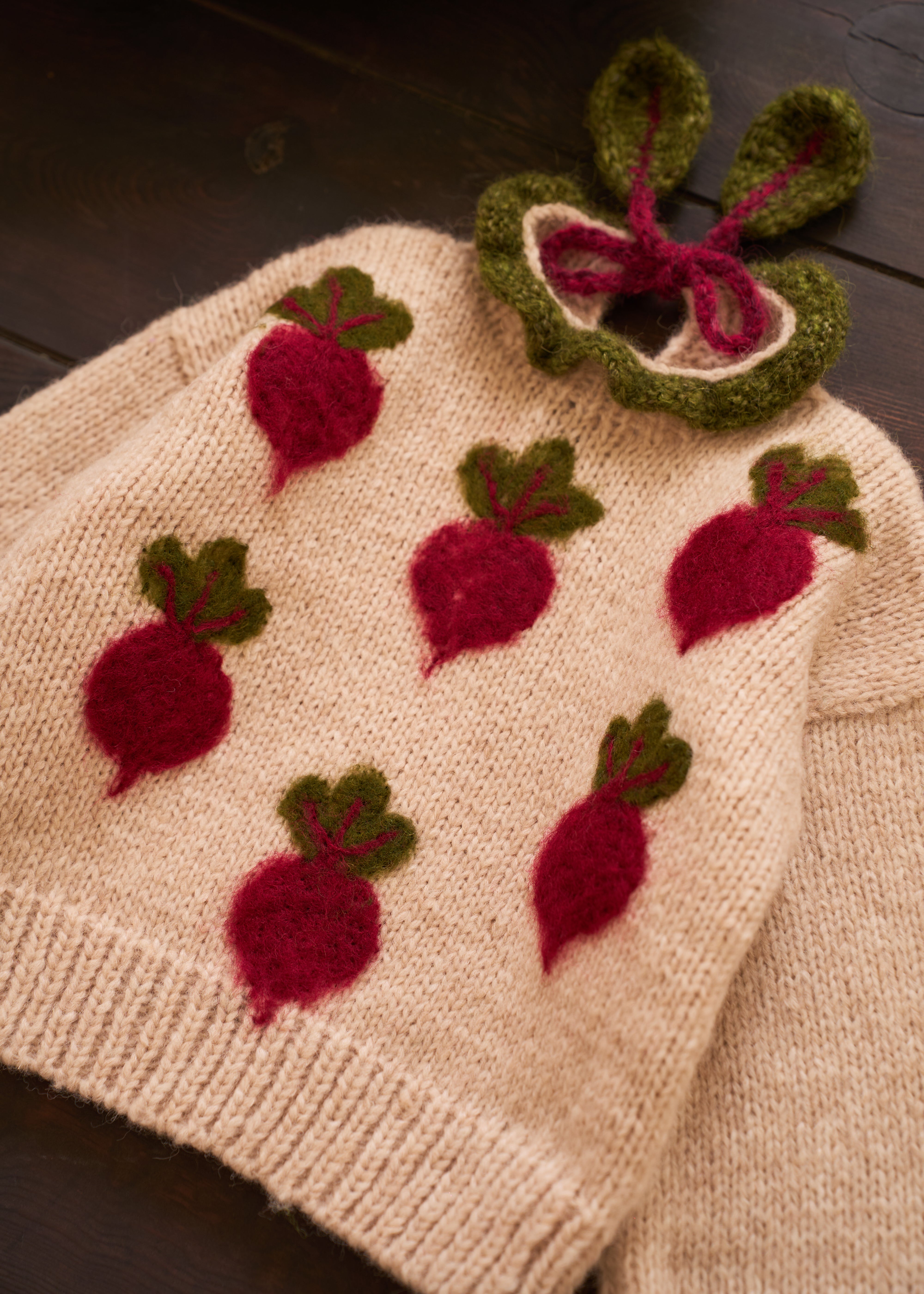 Beet pullover | Wheat