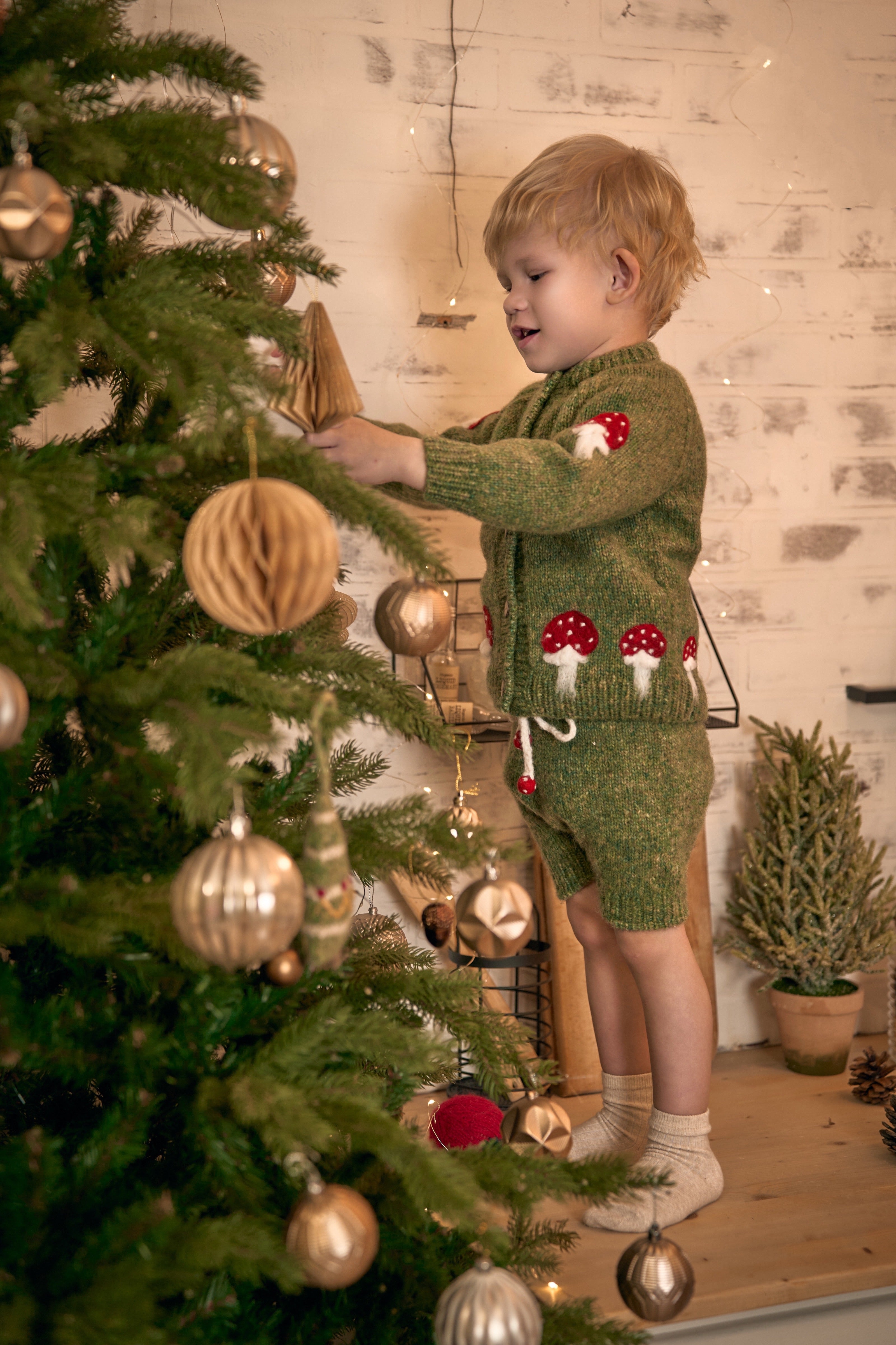 Mushrooms Shorts | Moss Green
