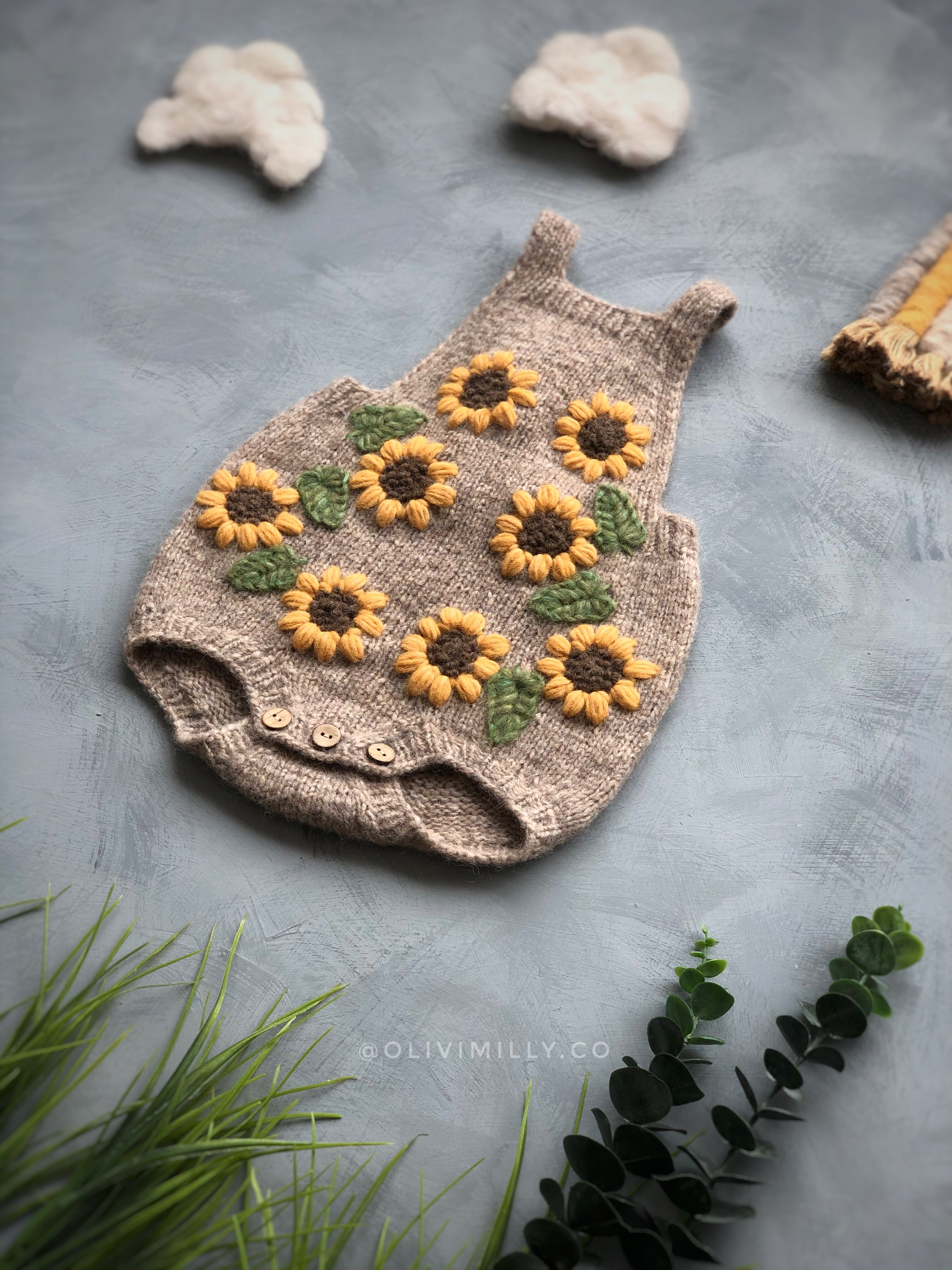 Sunflowers romper | Beigebrown