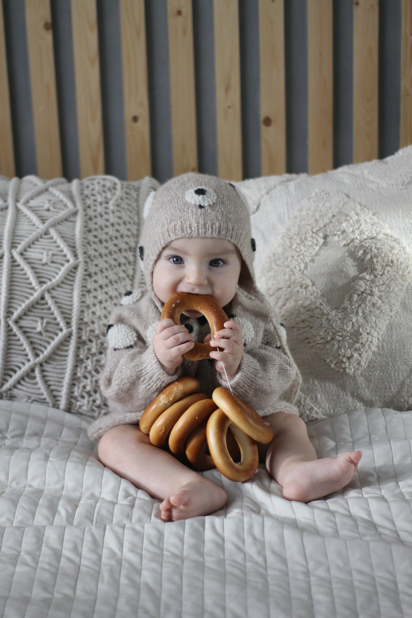 Sheeps bonnet |wheat| in stock (1-2y)