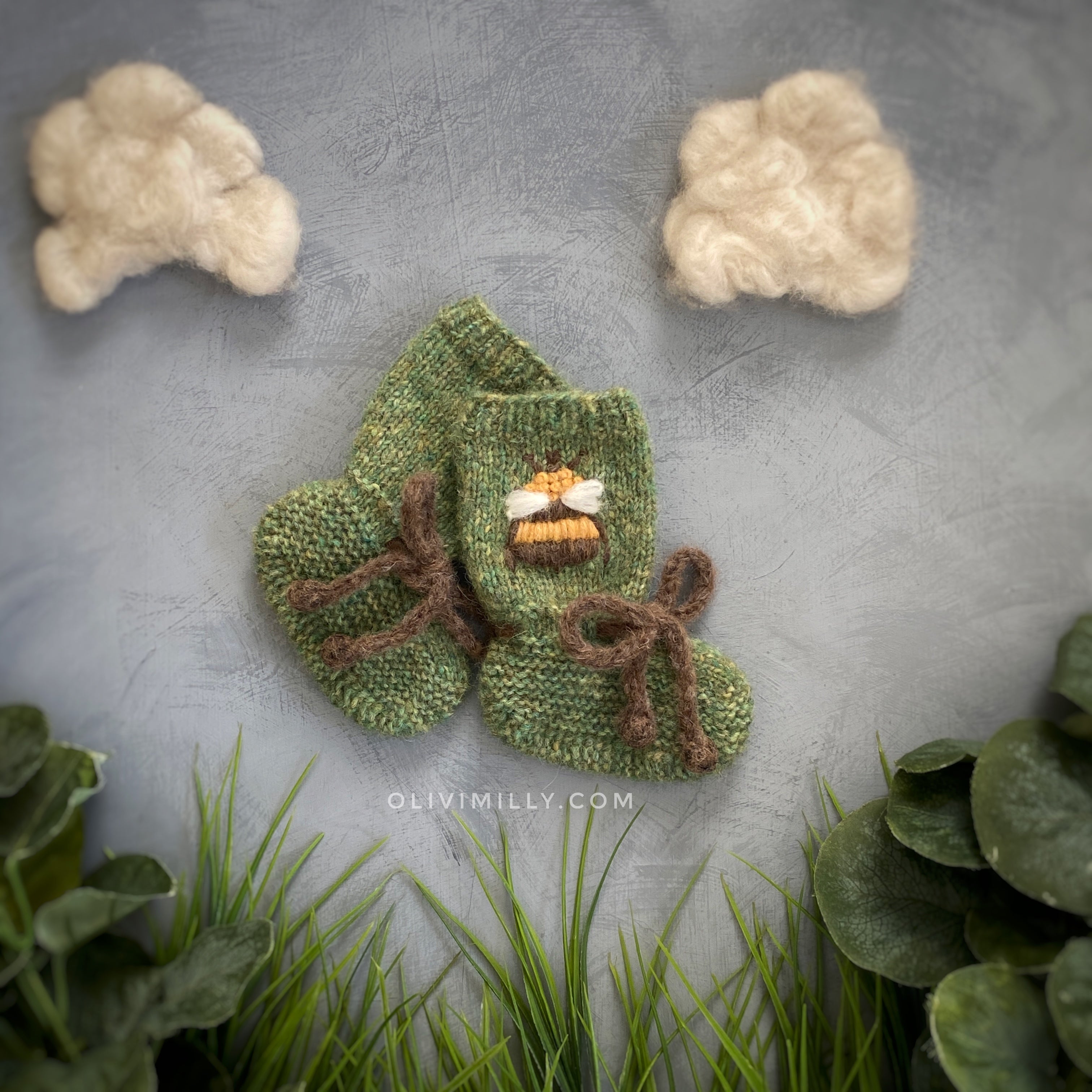 Bee Booties | Moss Green