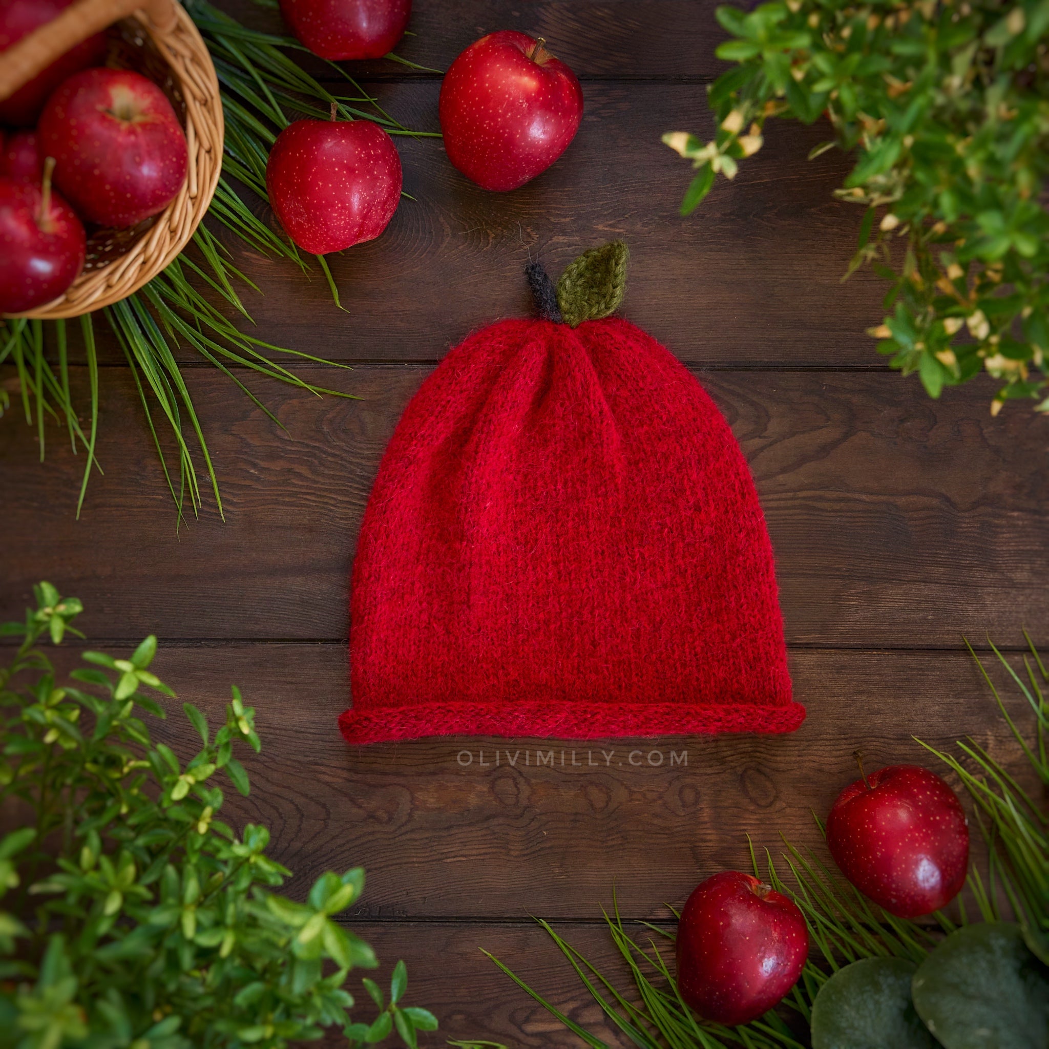 Apple Hat | Red