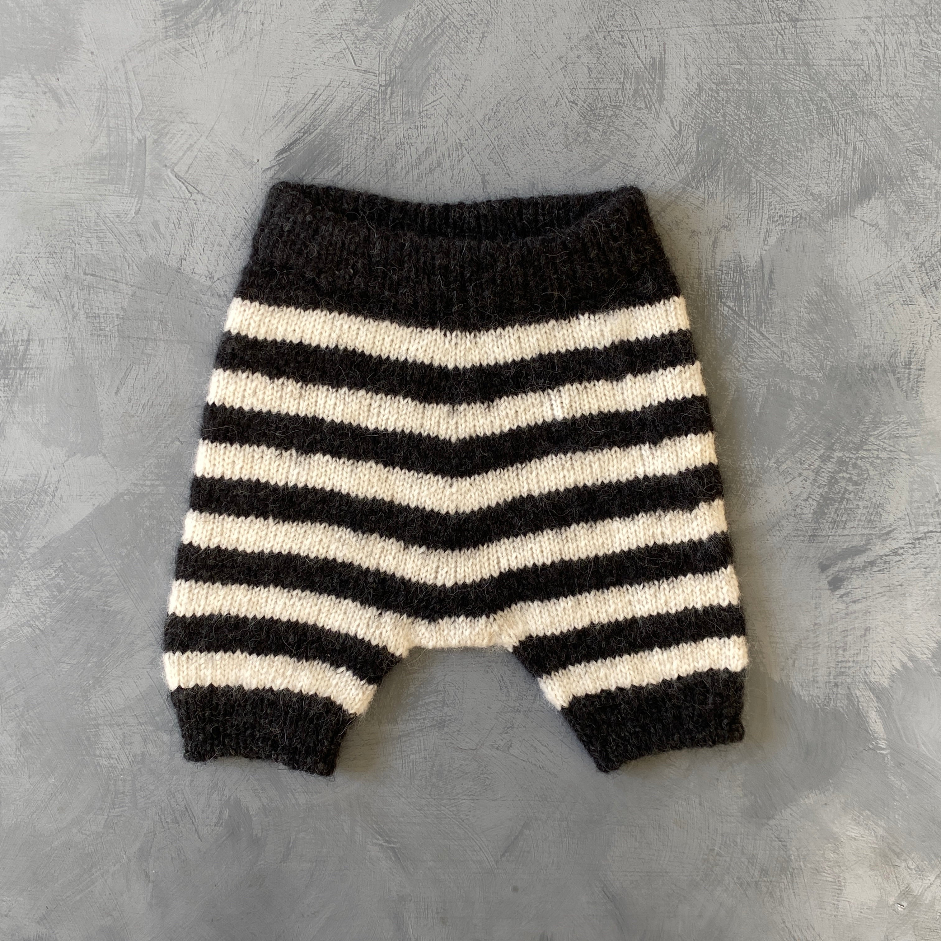 Shorts | black & white