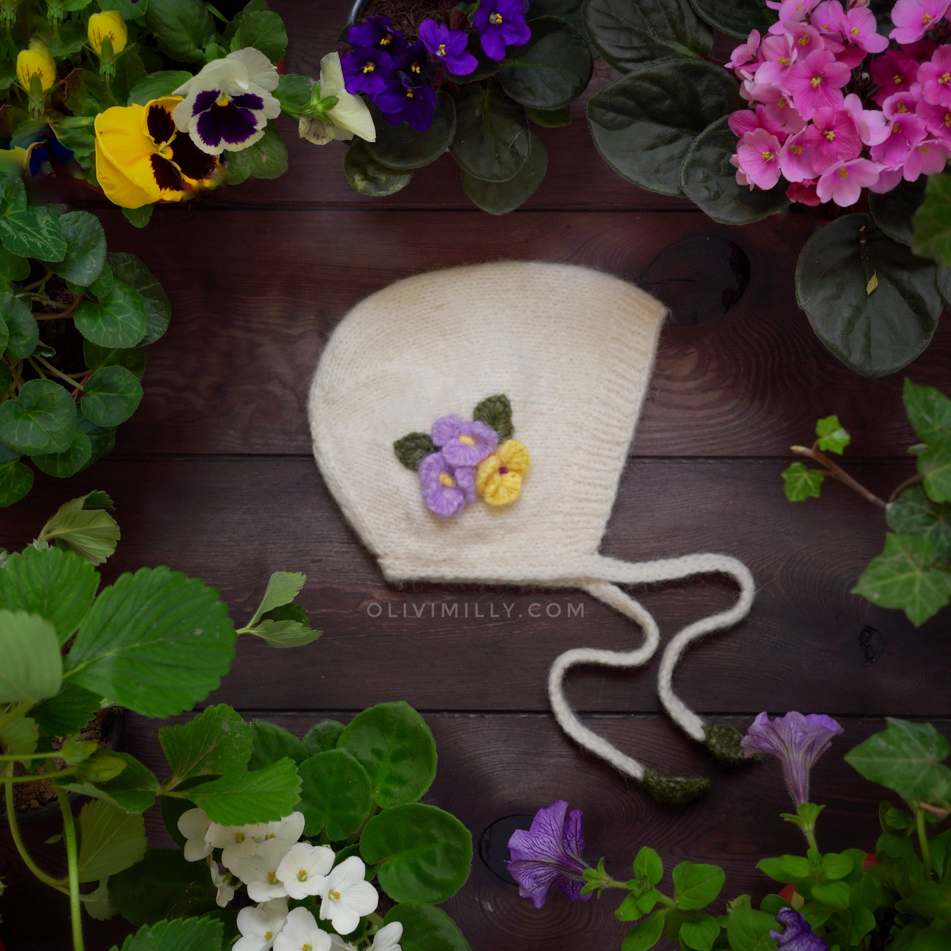 Violets bonnet | Off White