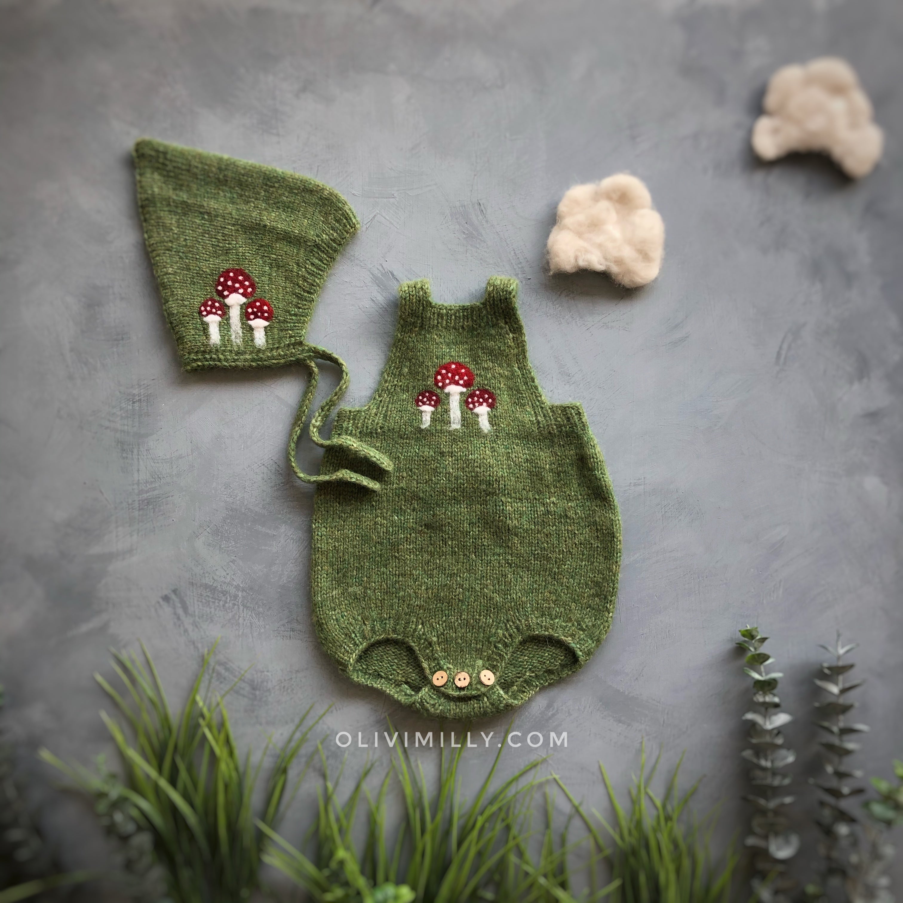 Mushrooms romper | Moss Green
