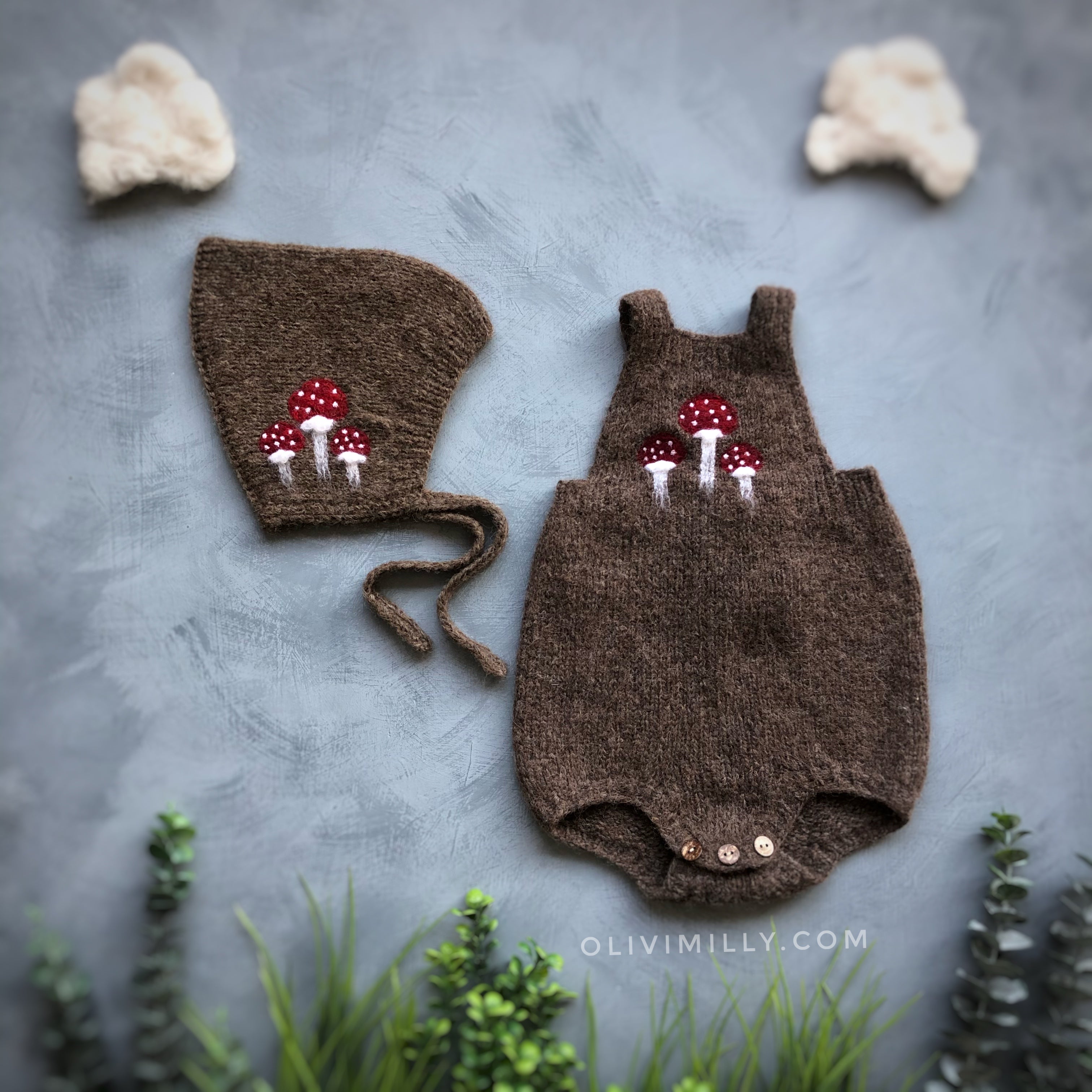 Mushrooms bonnet | Brown