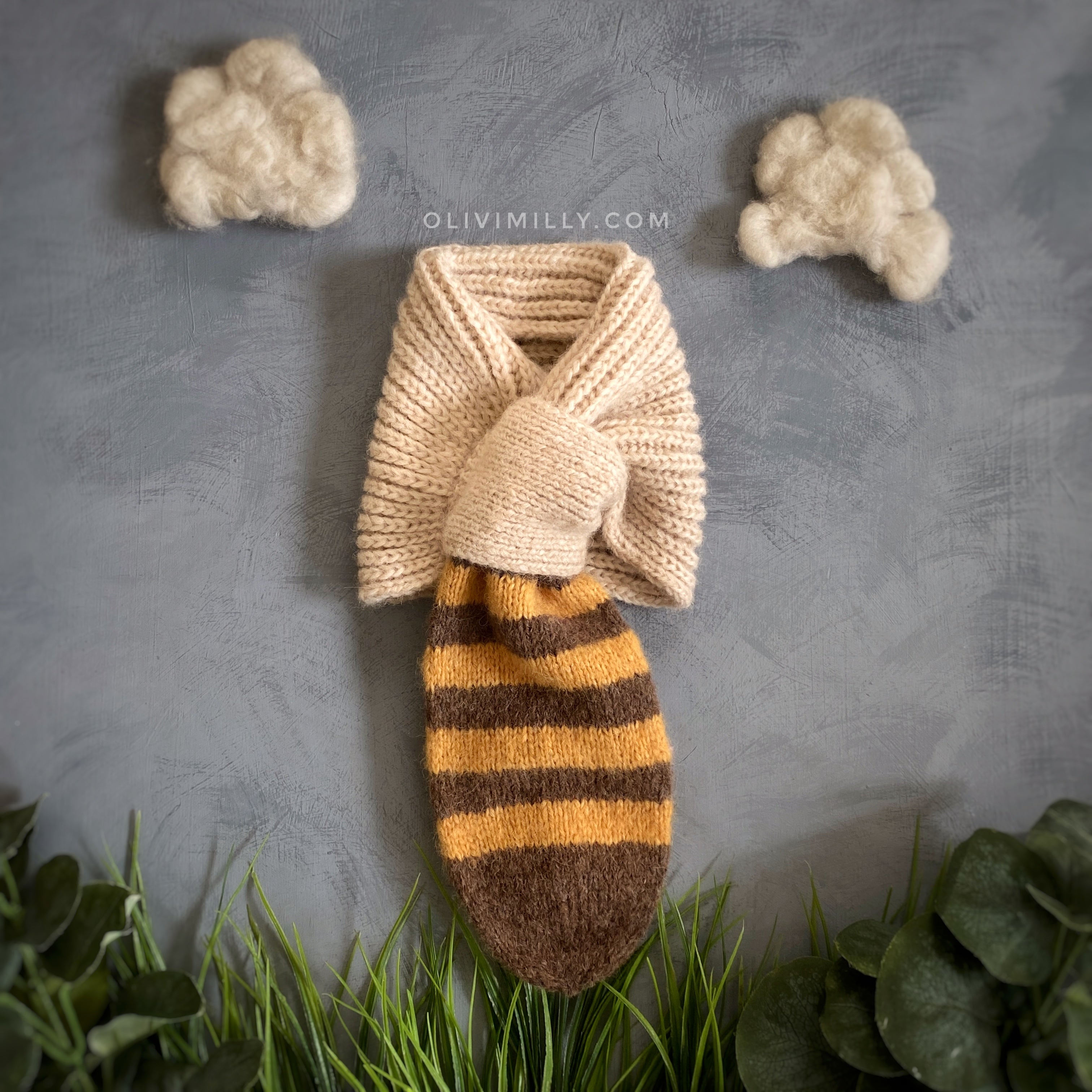 Bee Scarf | wheat