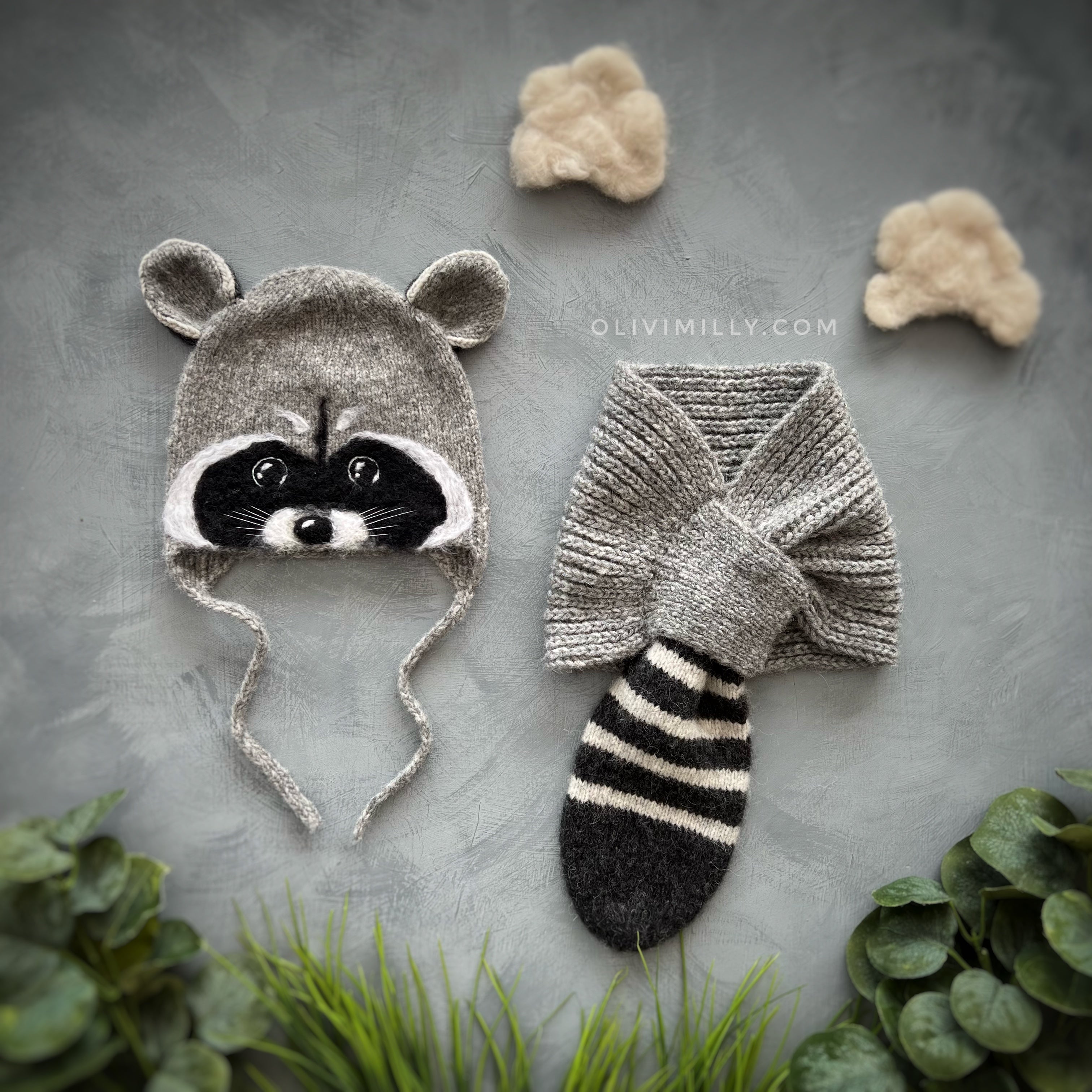 Raccoon Scarf | Dark grey
