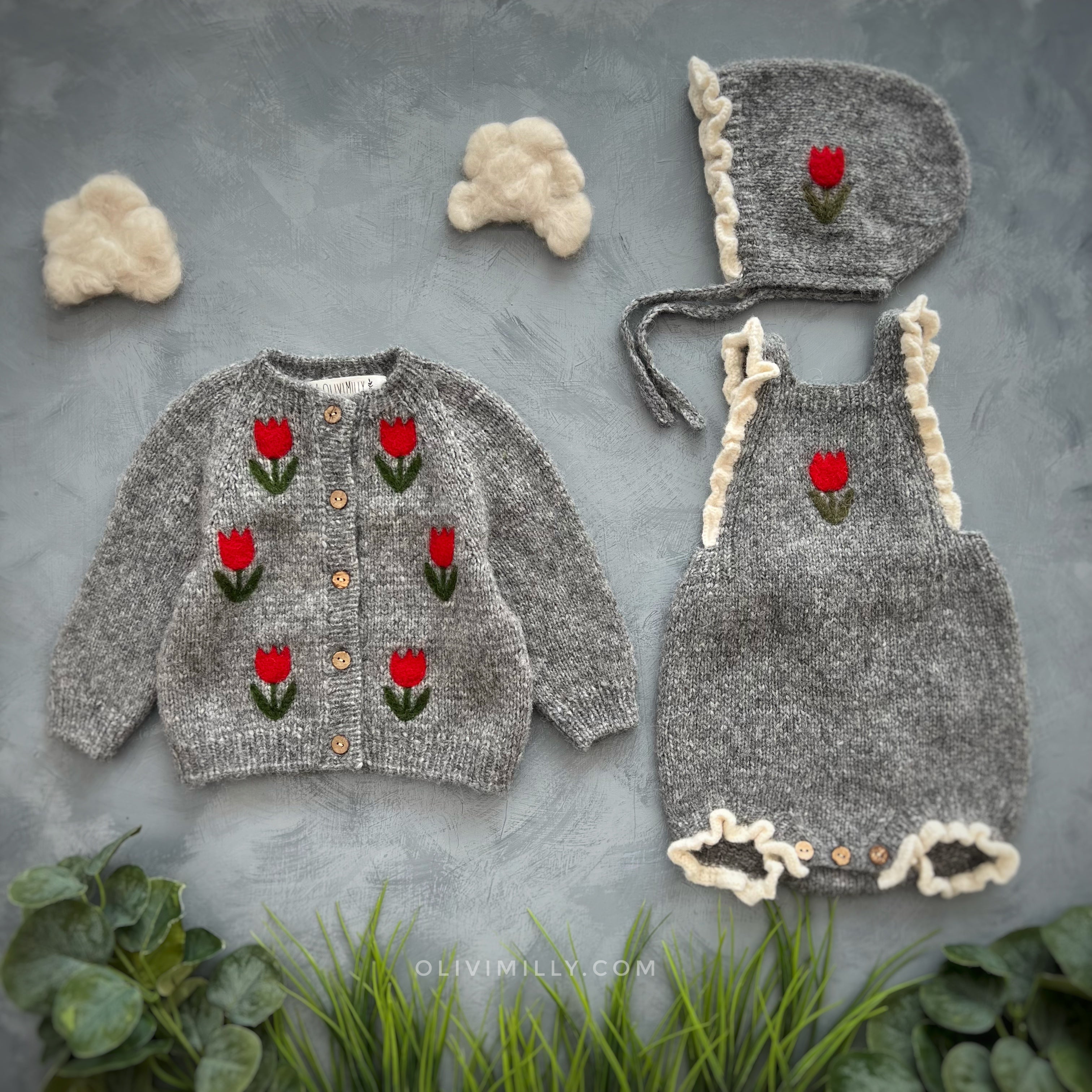 Tulips Bonnets | Dark Grey
