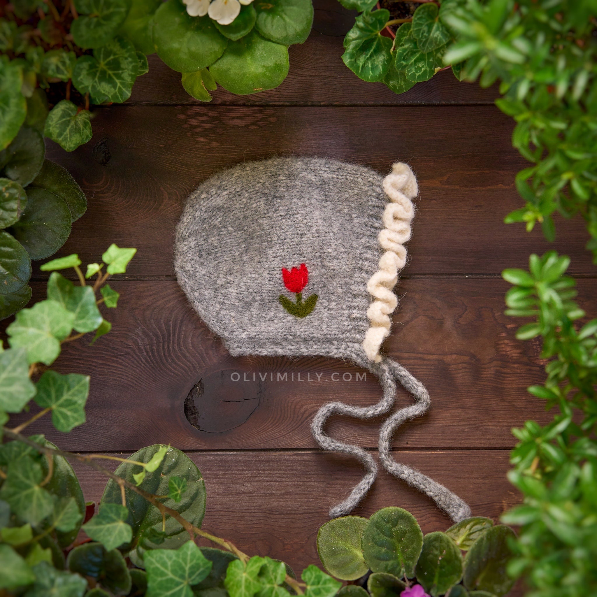 Tulips Bonnets |dark grey| in stock (0-3m)