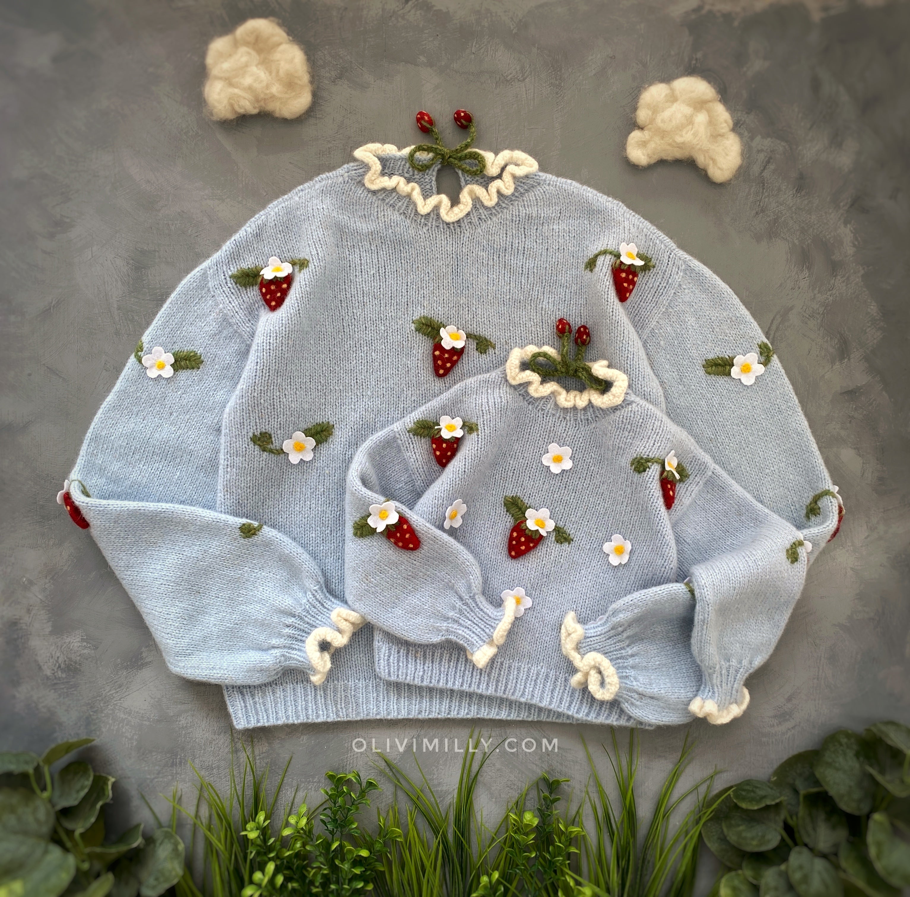 Adult Strawberries pullover | Blue