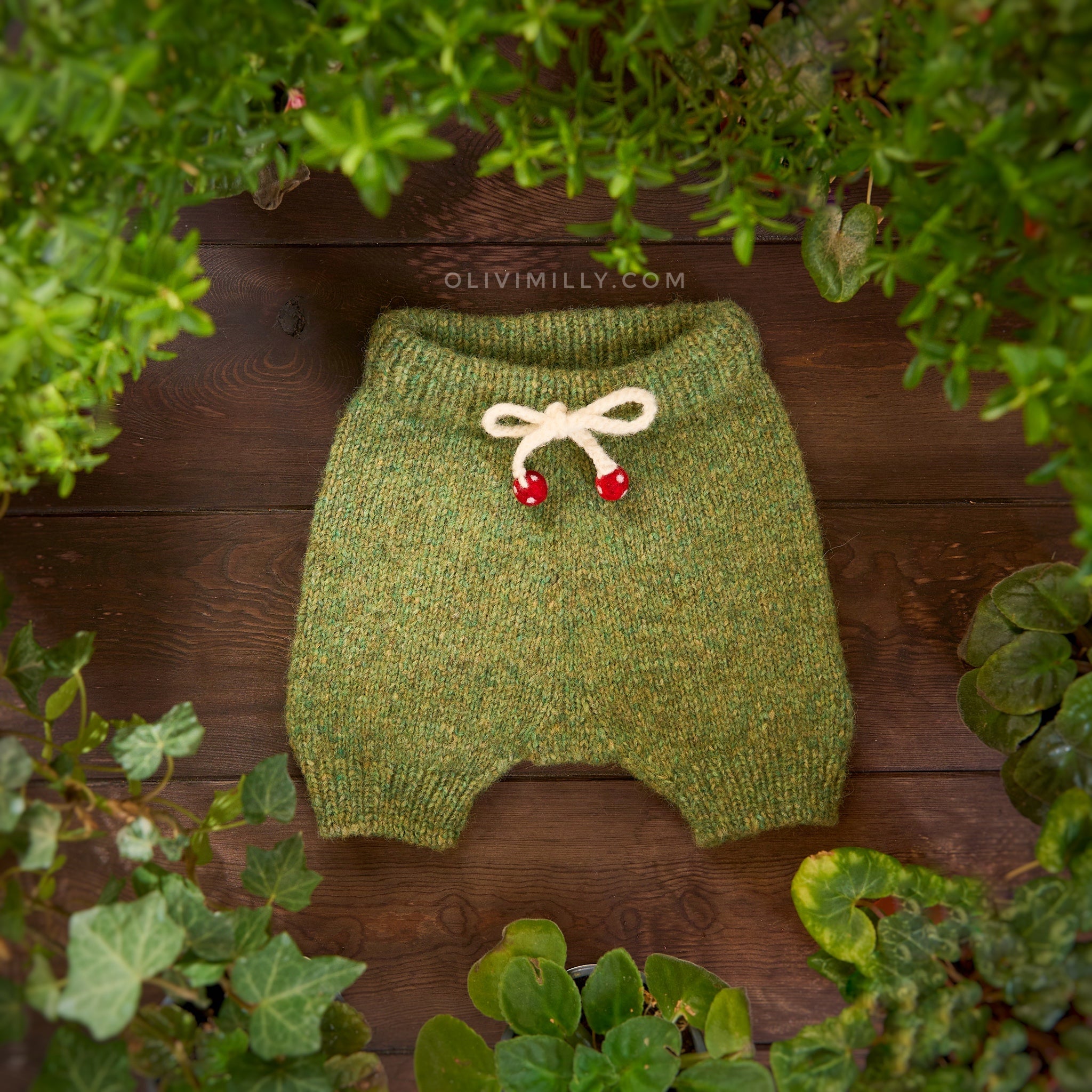 Mushrooms Shorts |green moss| in stock (1-2y)