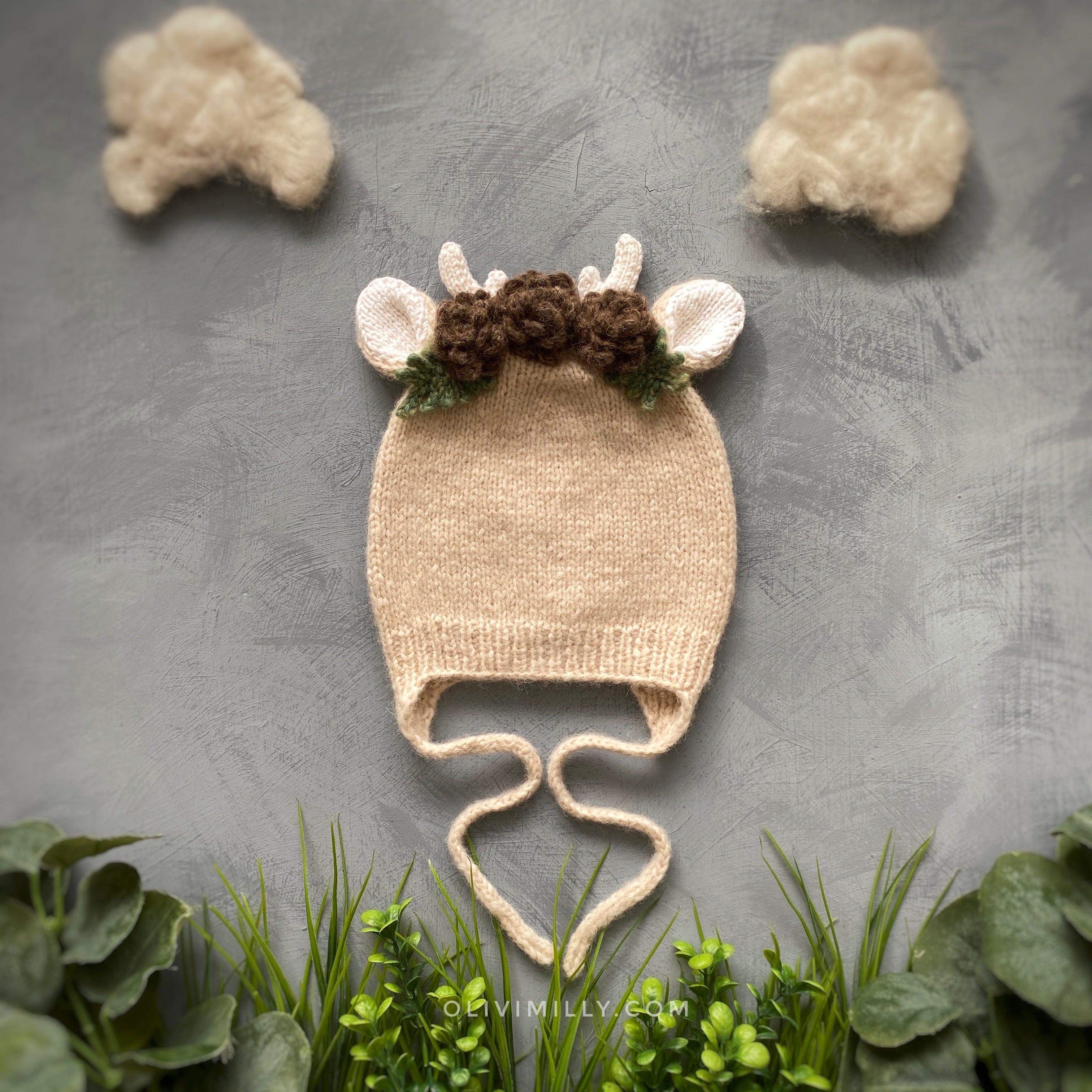 Deer Hat with cones |wheat| in stock (1-2y)