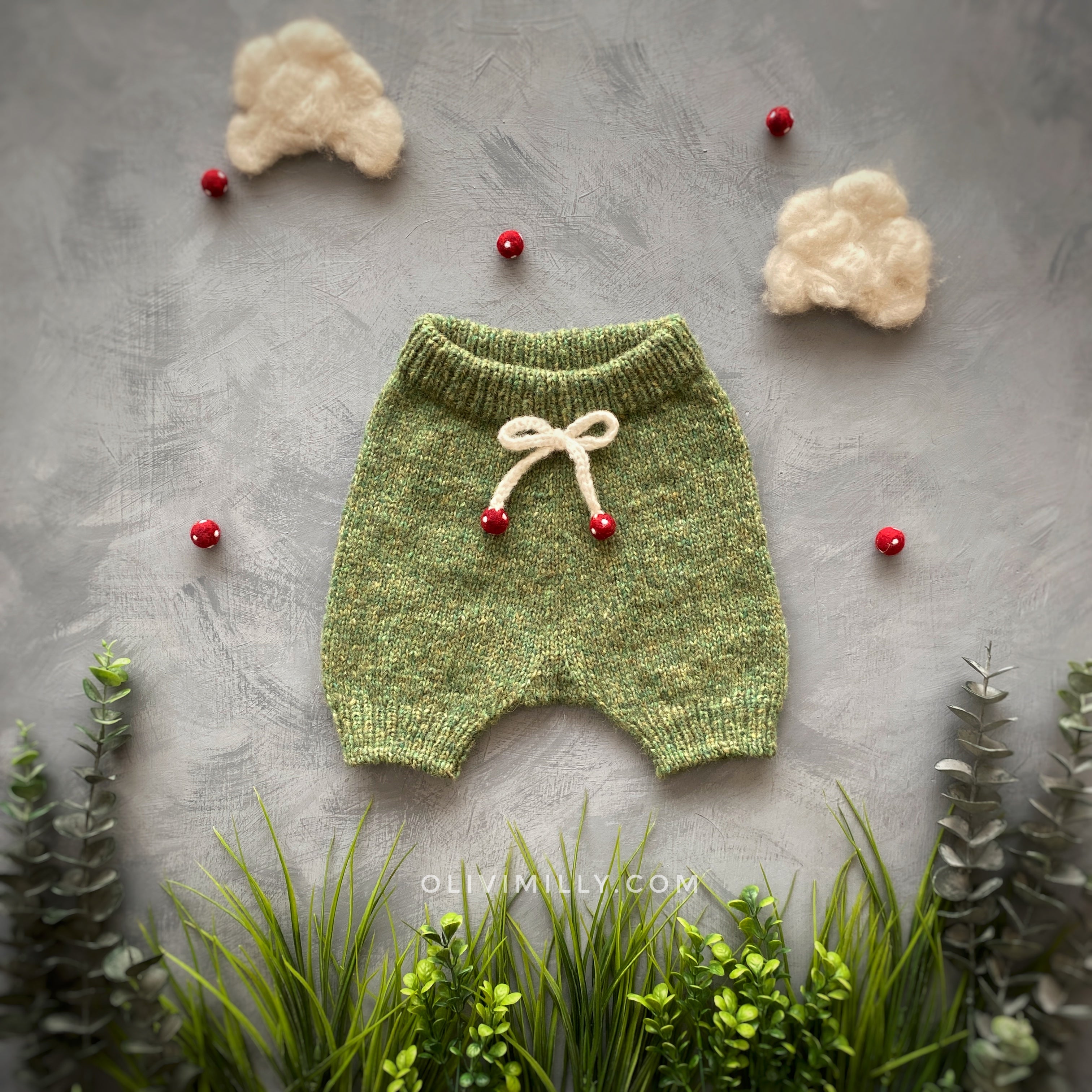 Mushrooms Shorts | Moss Green