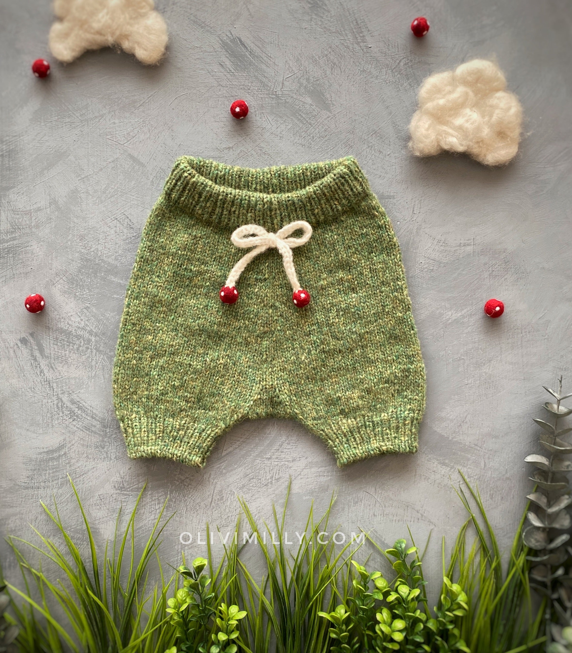 Mushrooms Shorts | Moss Green