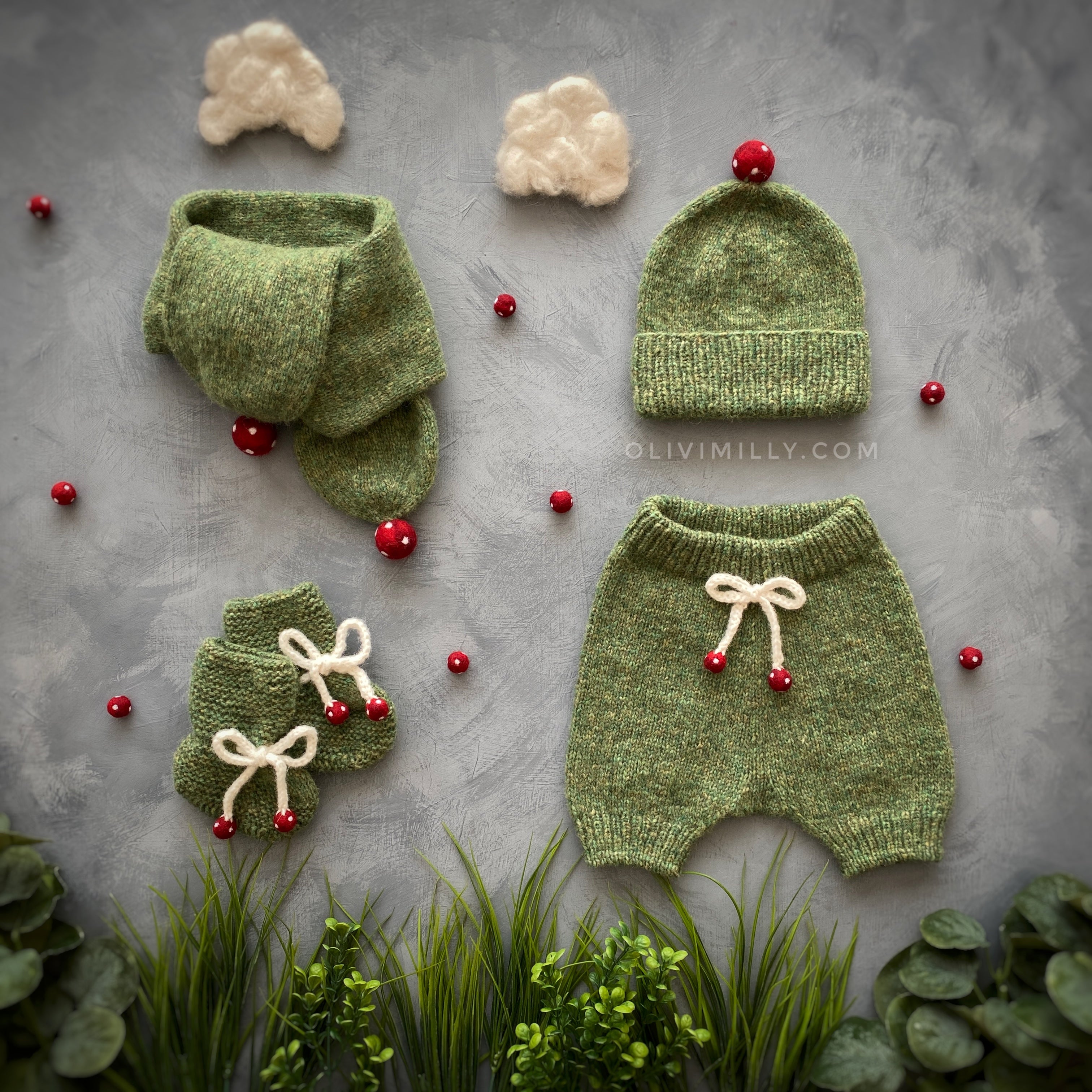 Mushrooms Shorts | Moss Green