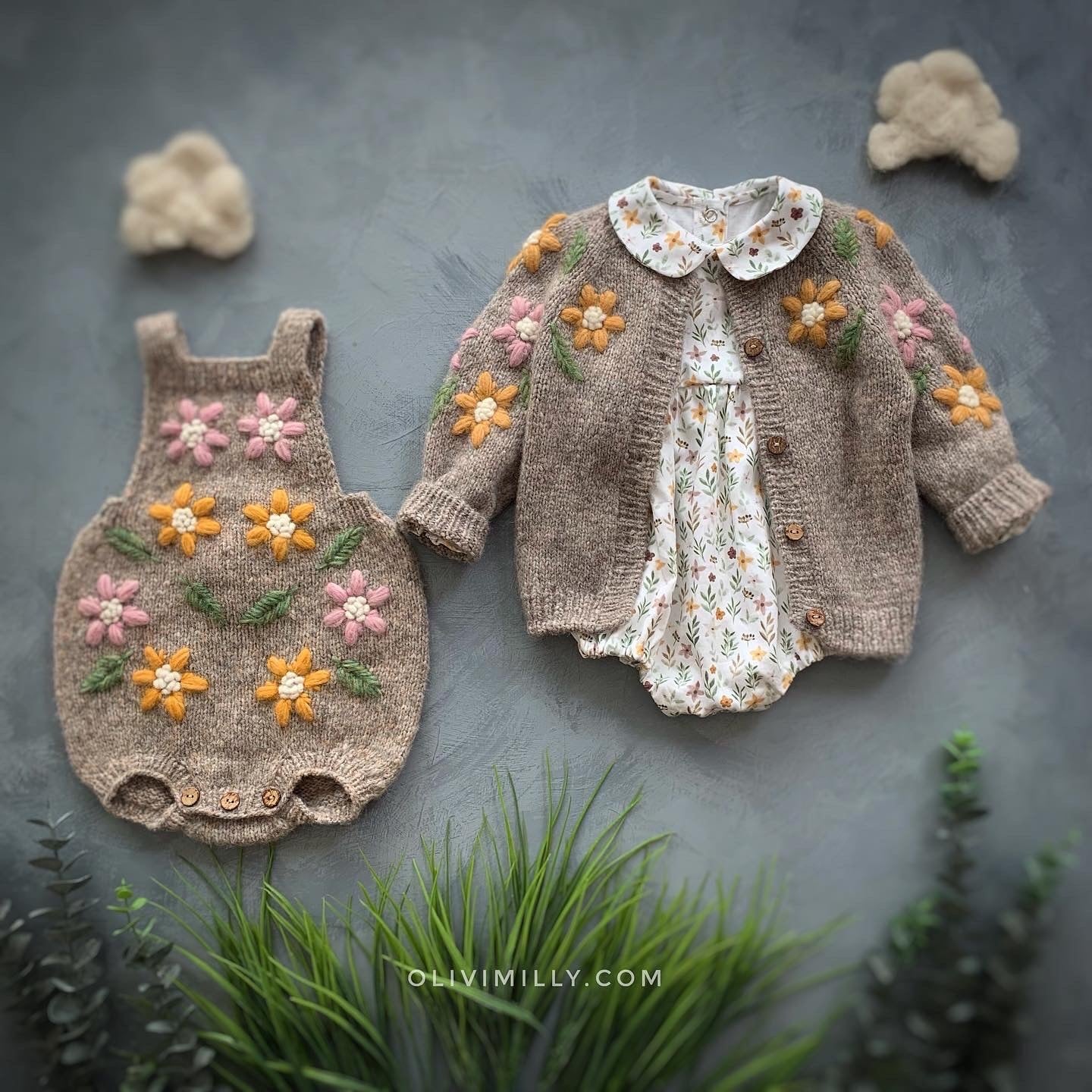 Flower Rain romper | Beigebrown