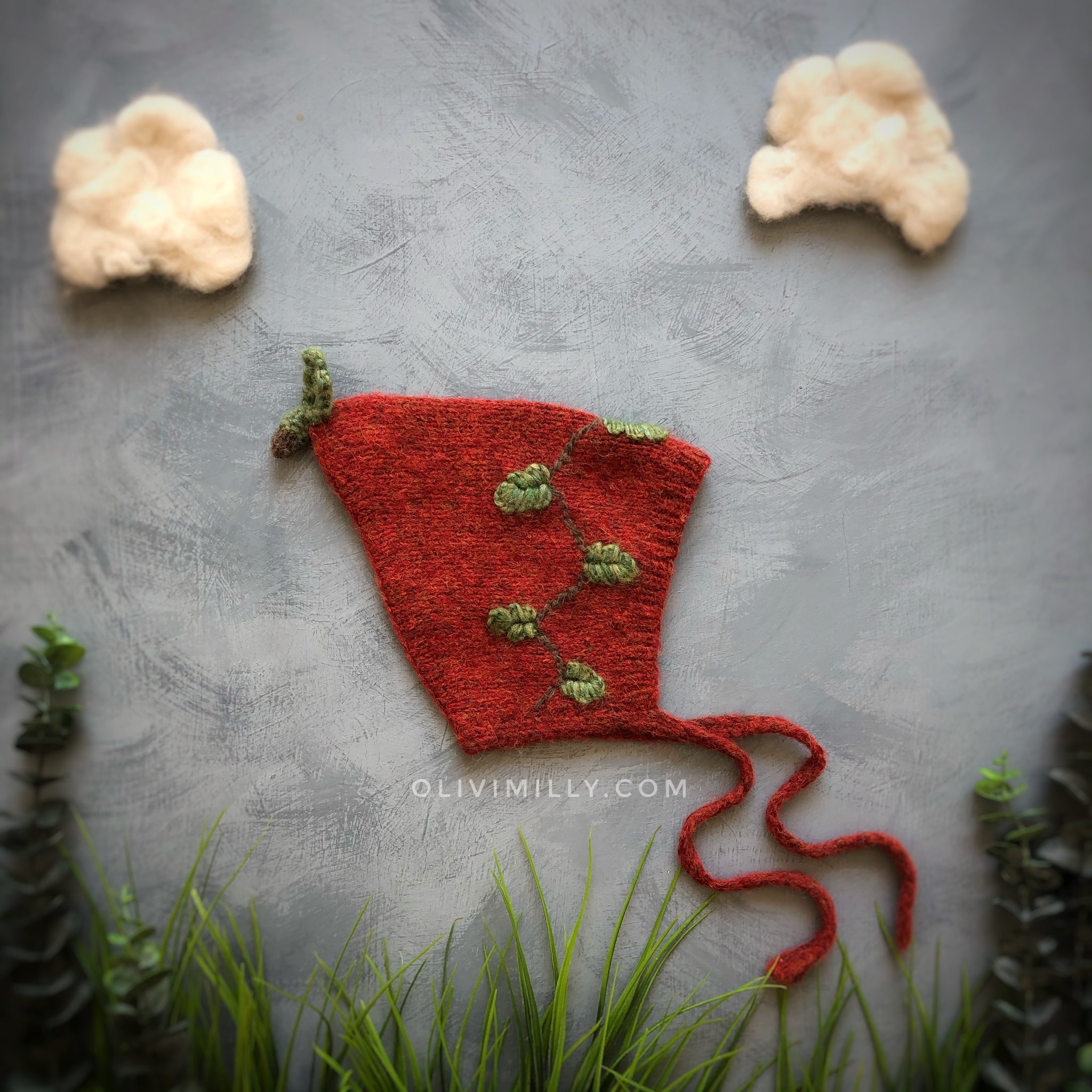 Acorns bonnet | Red-orange