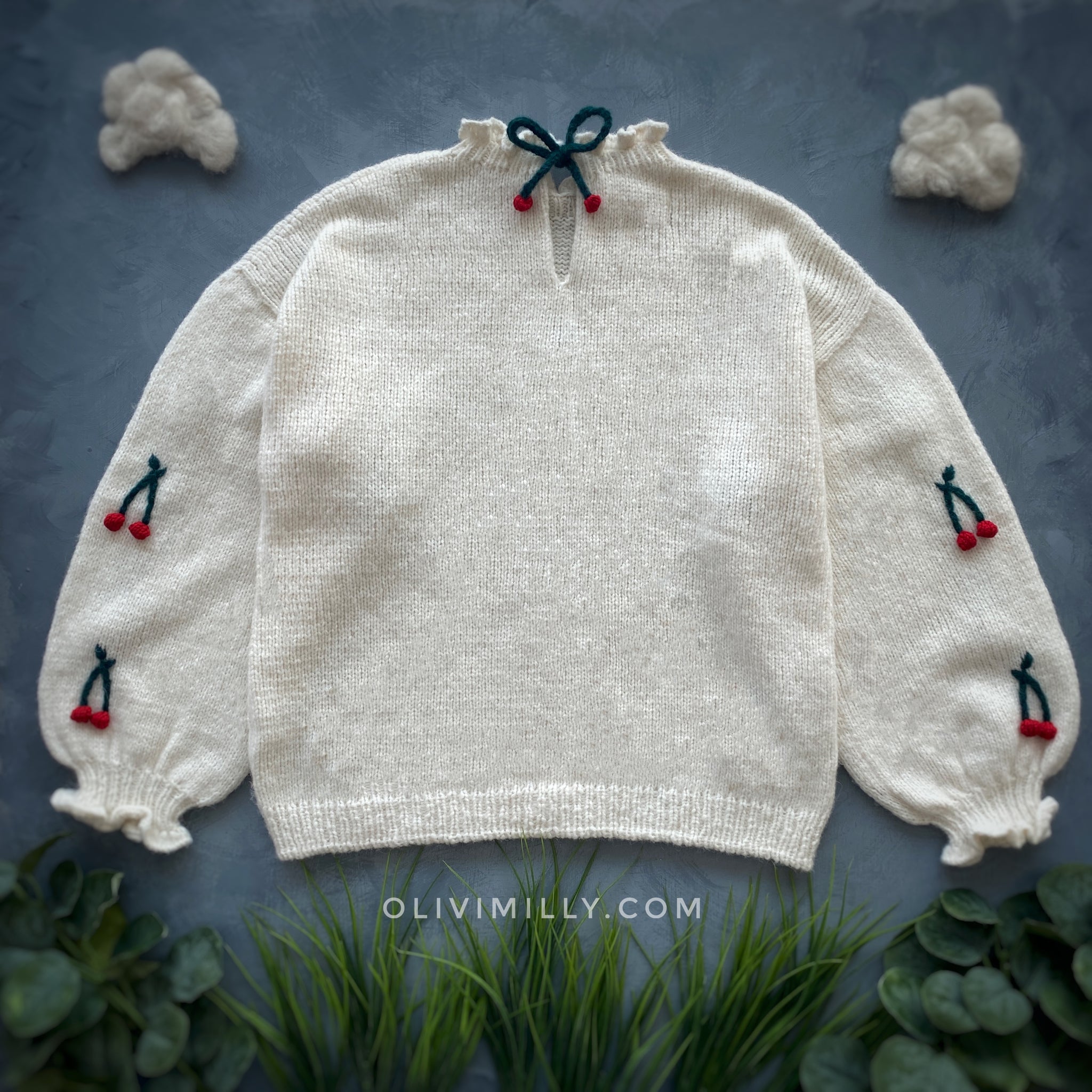 Adult Cherries pullover | off white
