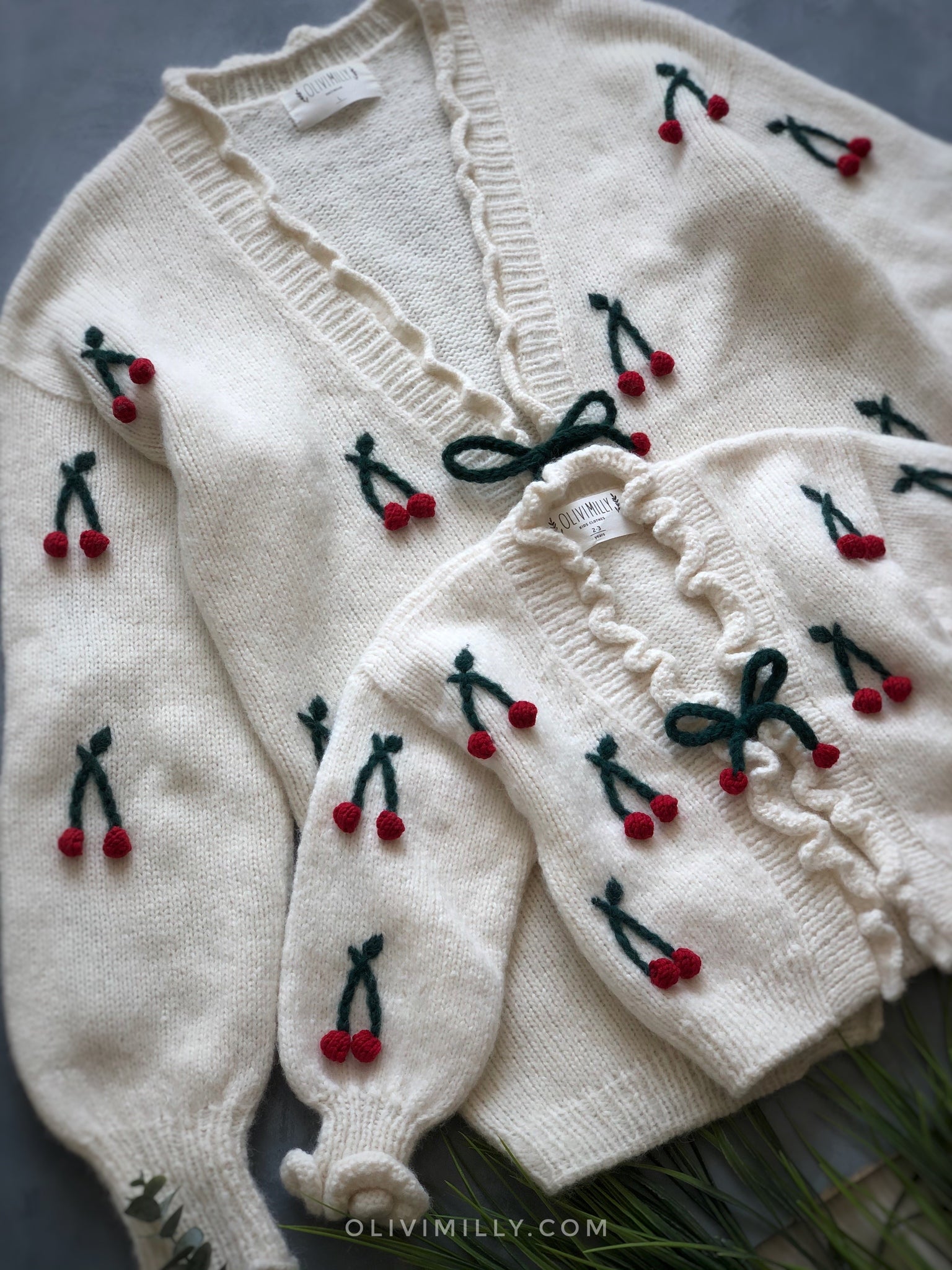 Adult Cardigan Cherries | off white