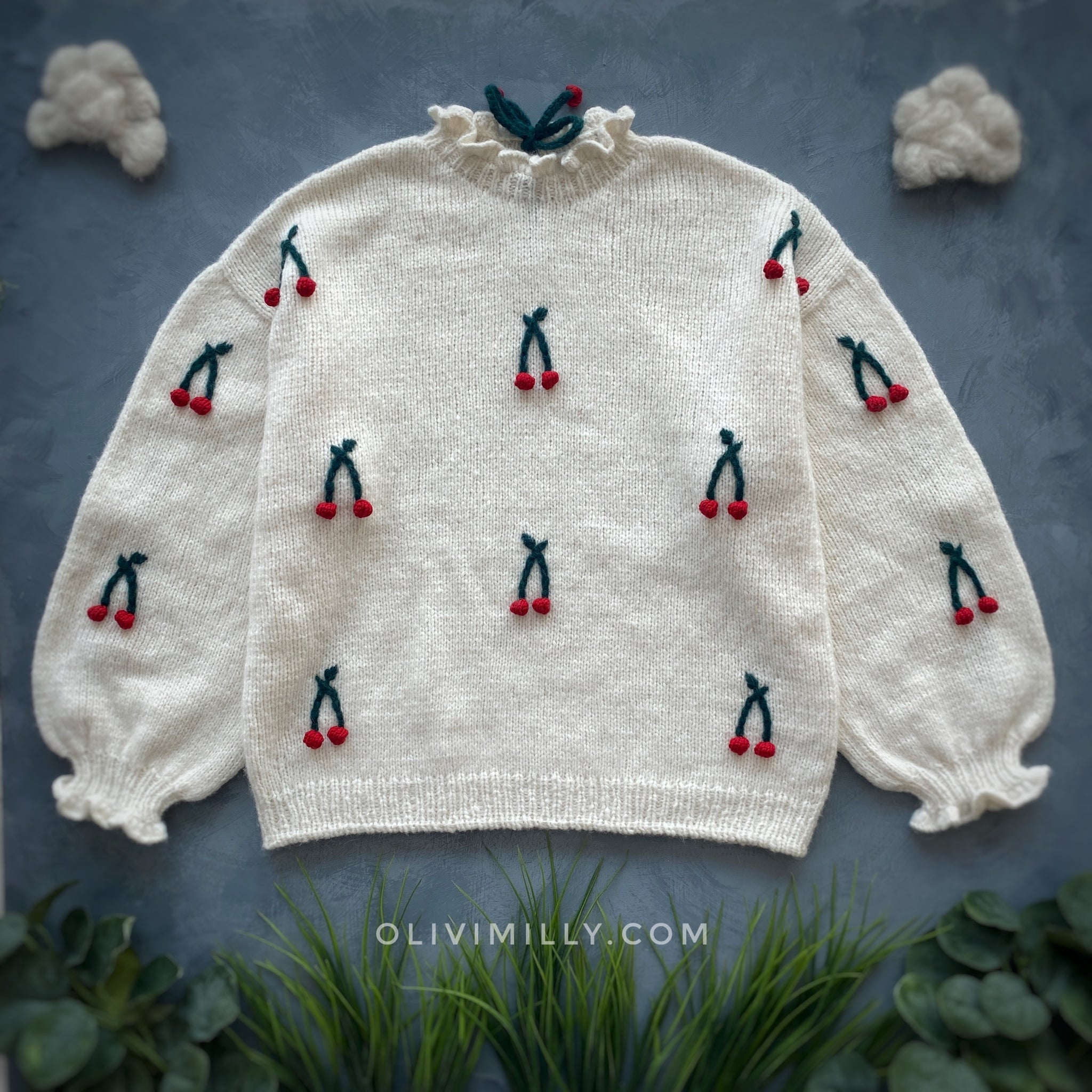 Adult Cherries pullover | off white
