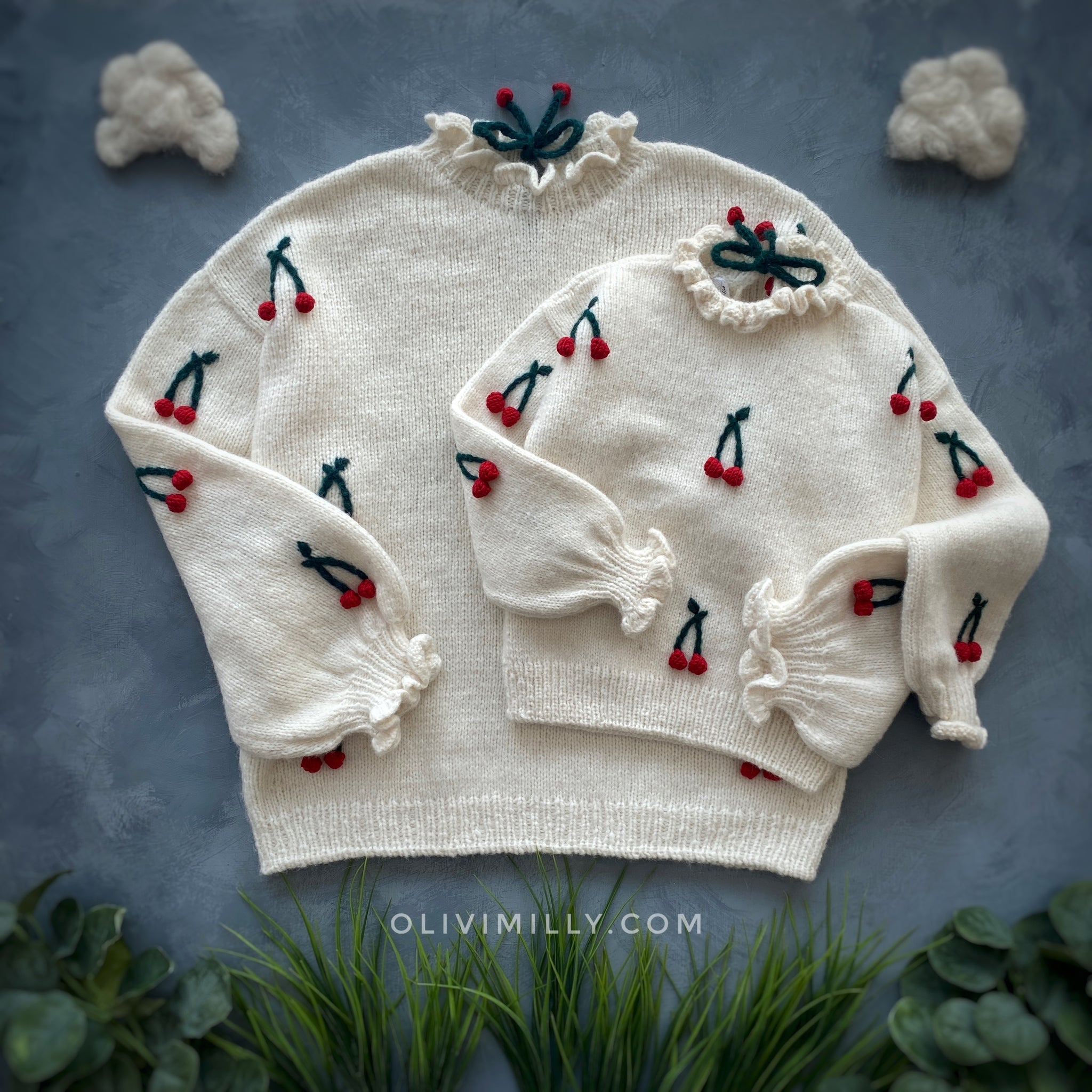 Adult Cherries pullover | off white